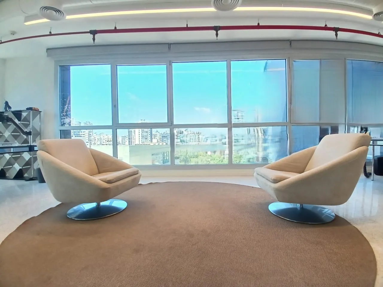 Office In a Commercial Building For Sale In Achrafieh, Sodeco — الصورة 8