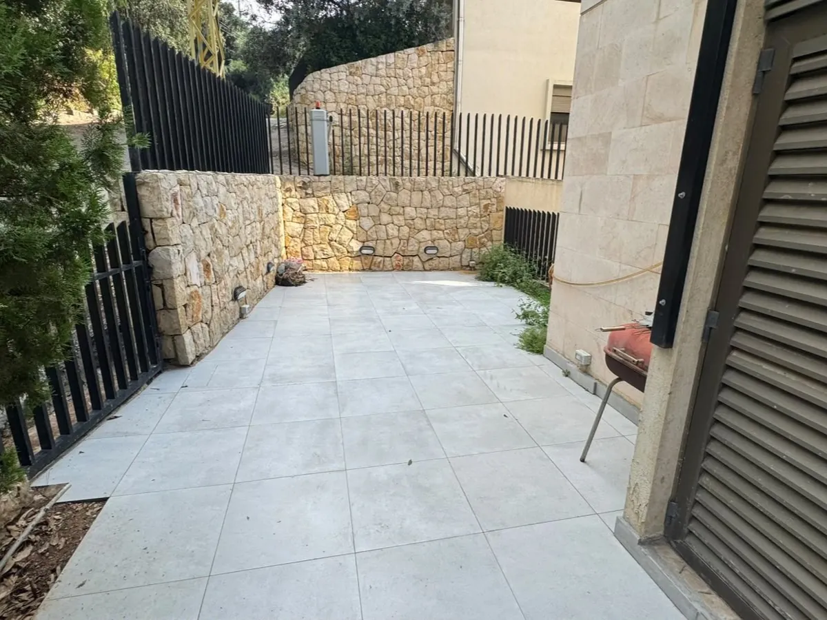 Fully Furnished Apartment For Sale in Dik El Mehdi — الصورة 2