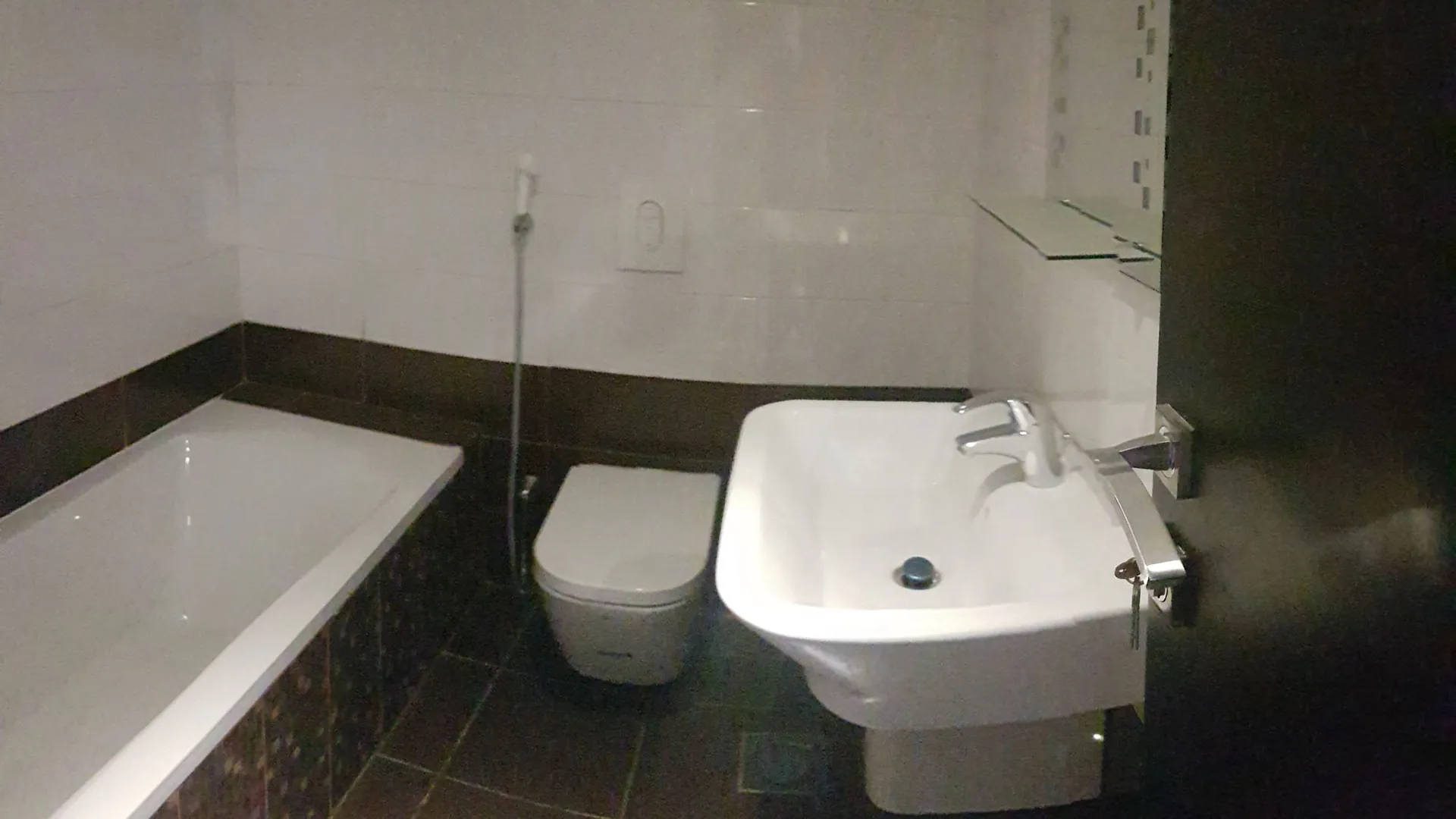 Modern Apartment For Sale in Achrafieh, Sioufi — الصورة 7