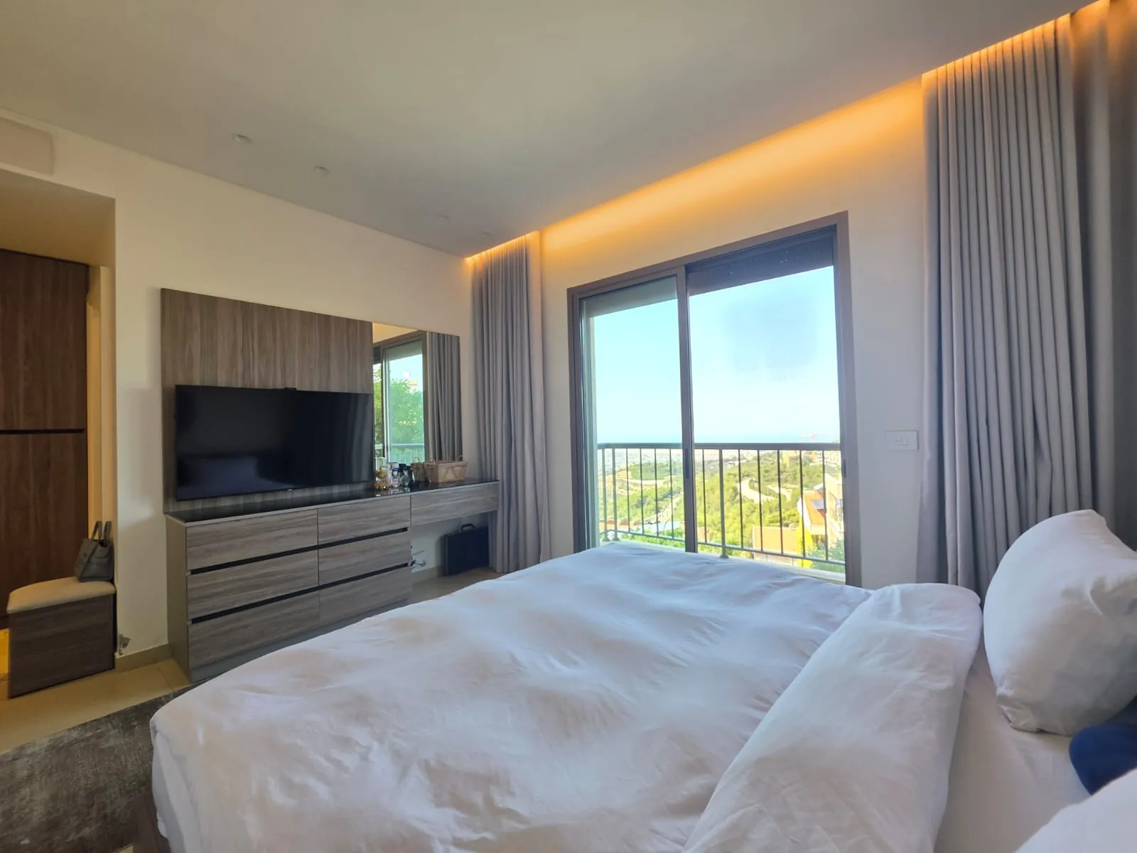 Luxurious Apartment With Great View For Sale in Jamhour — الصورة 9