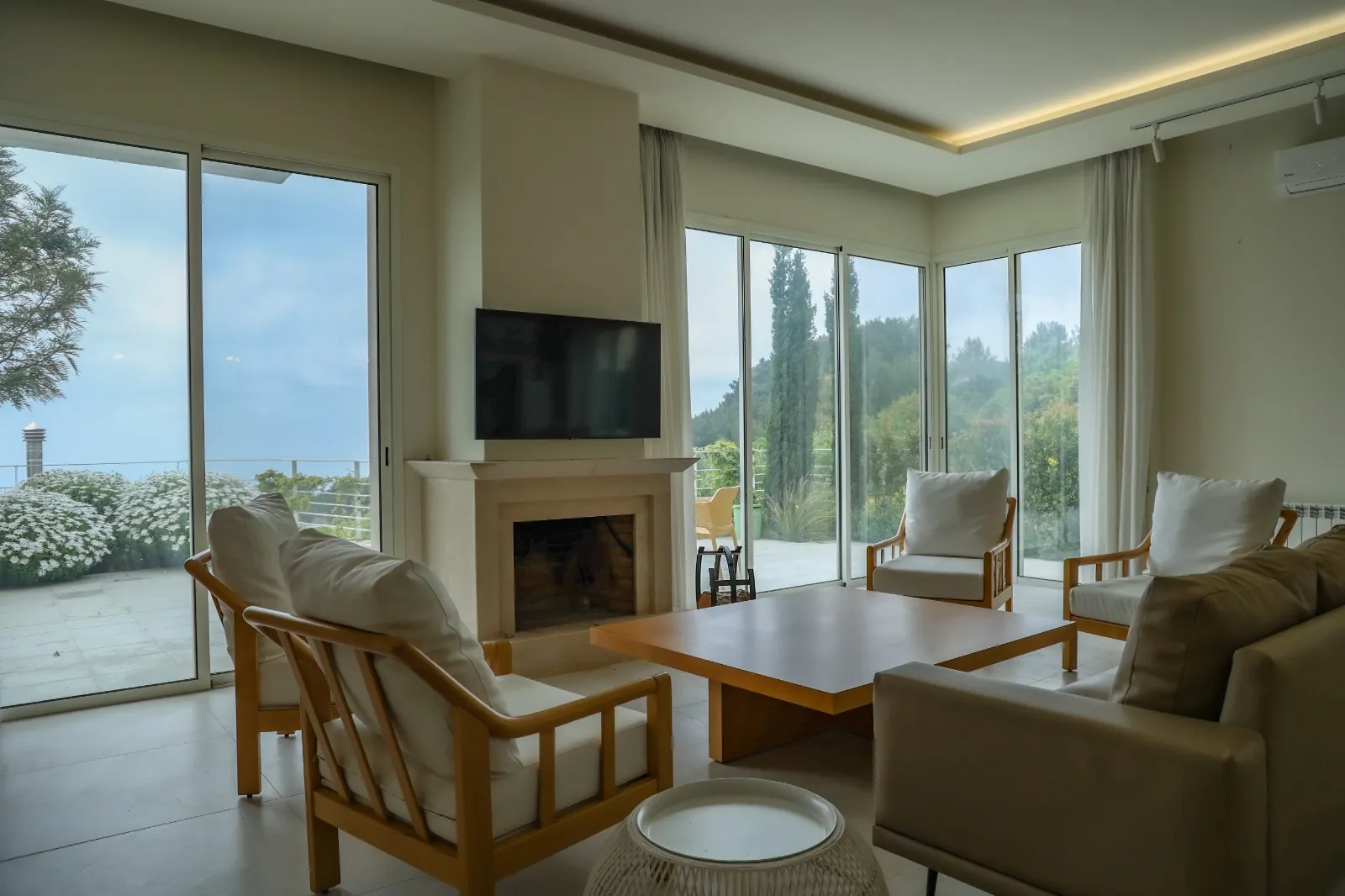 Furnished Charming Villa For Sale in Pine Villas Project in Beit Hebbak, Jbeil — الصورة 7