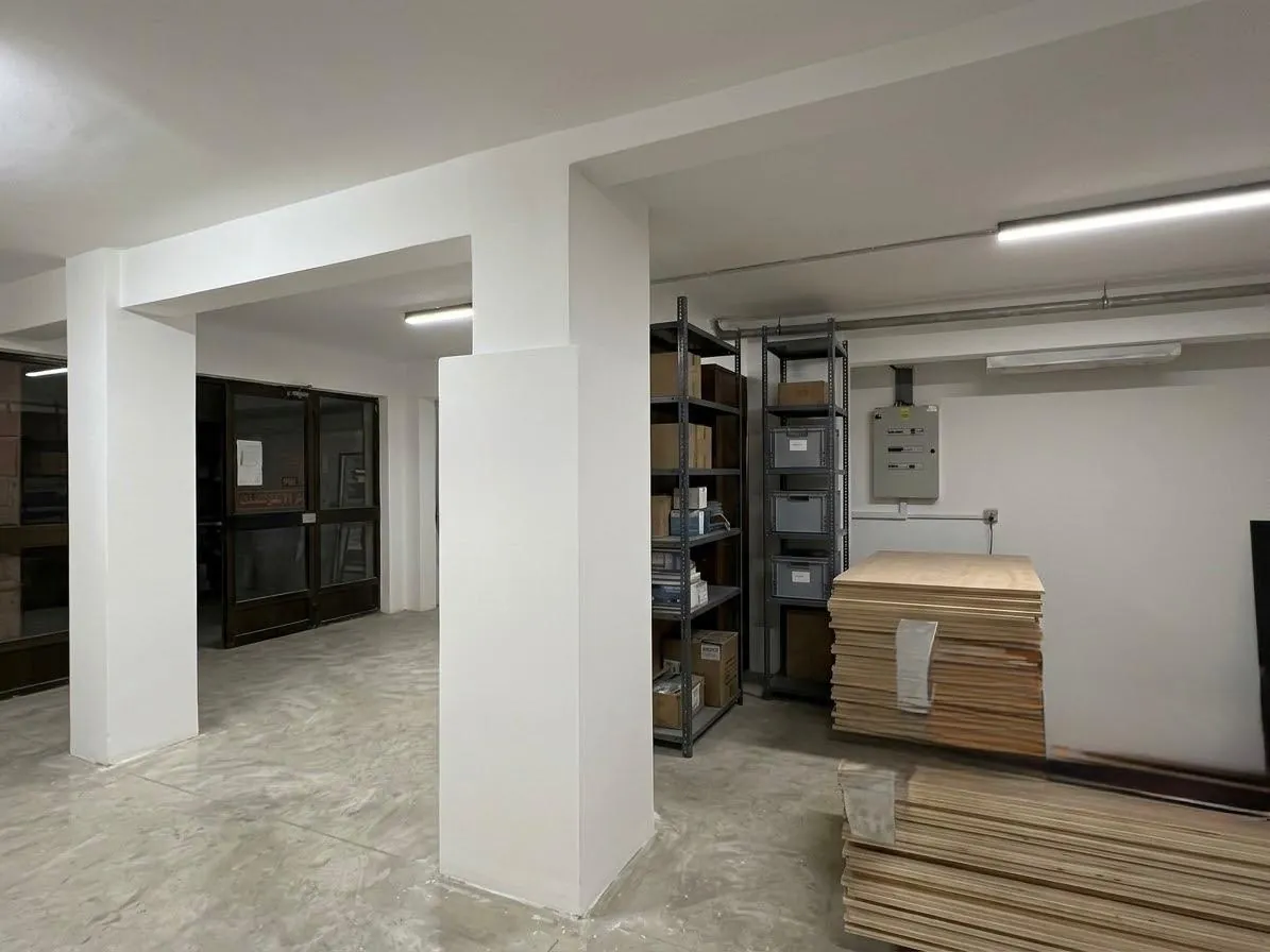 200 SQM Warehouse For Sale in Achrafieh, Jesuits — الصورة 2