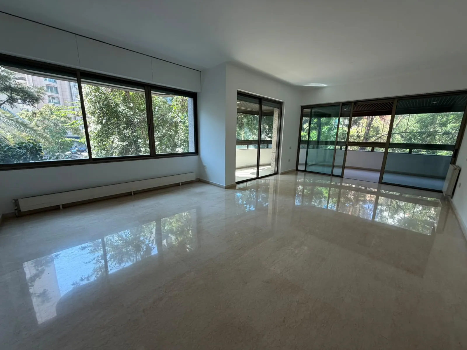 4-Bedroom Apartment For Rent in Achrafieh, Azarieh