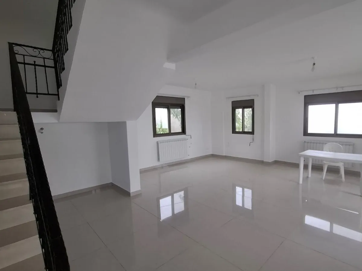 Duplex With An Open View For Sale in Bikfaya, Zeghrine — الصورة 6