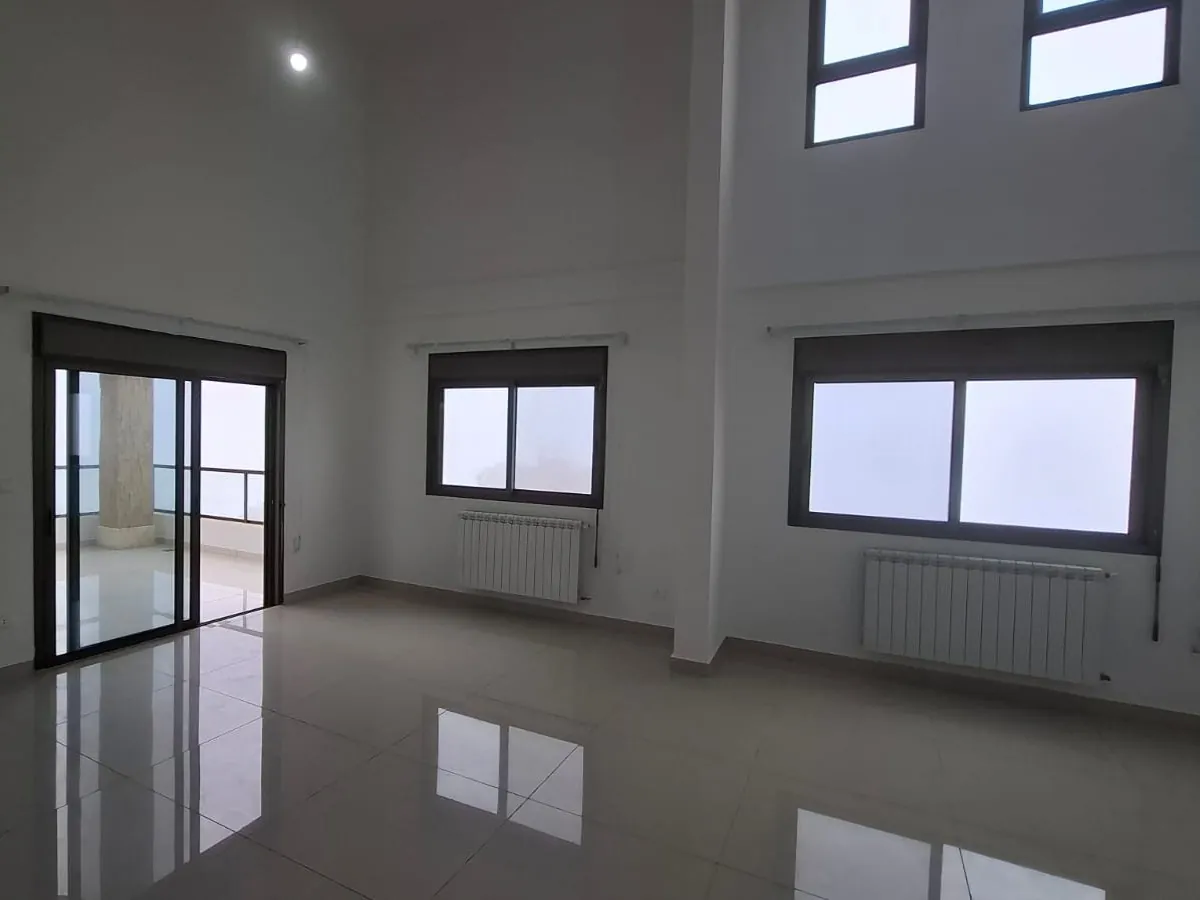 Duplex With An Open View For Sale in Bikfaya, Zeghrine — الصورة 9