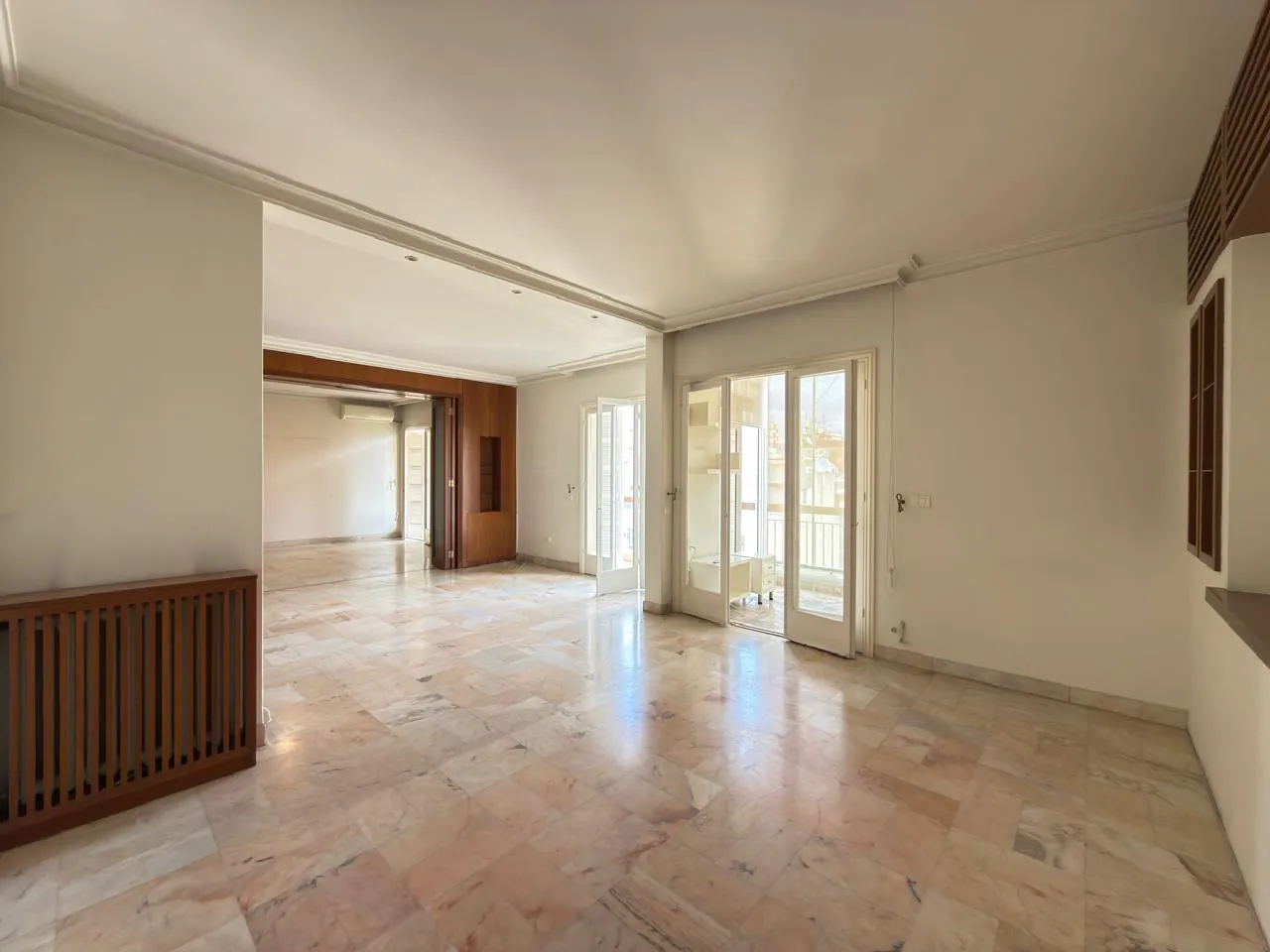 Bright & Spacious Apartment For Rent in Achrafieh, Rizk