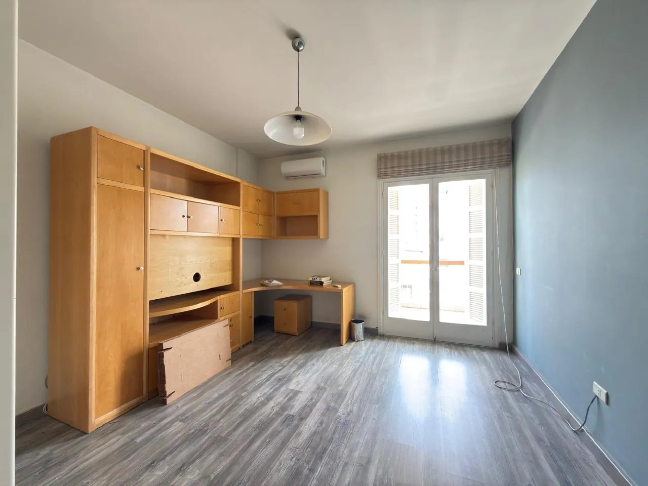 Bright & Spacious Apartment For Rent in Achrafieh, Rizk — الصورة 5