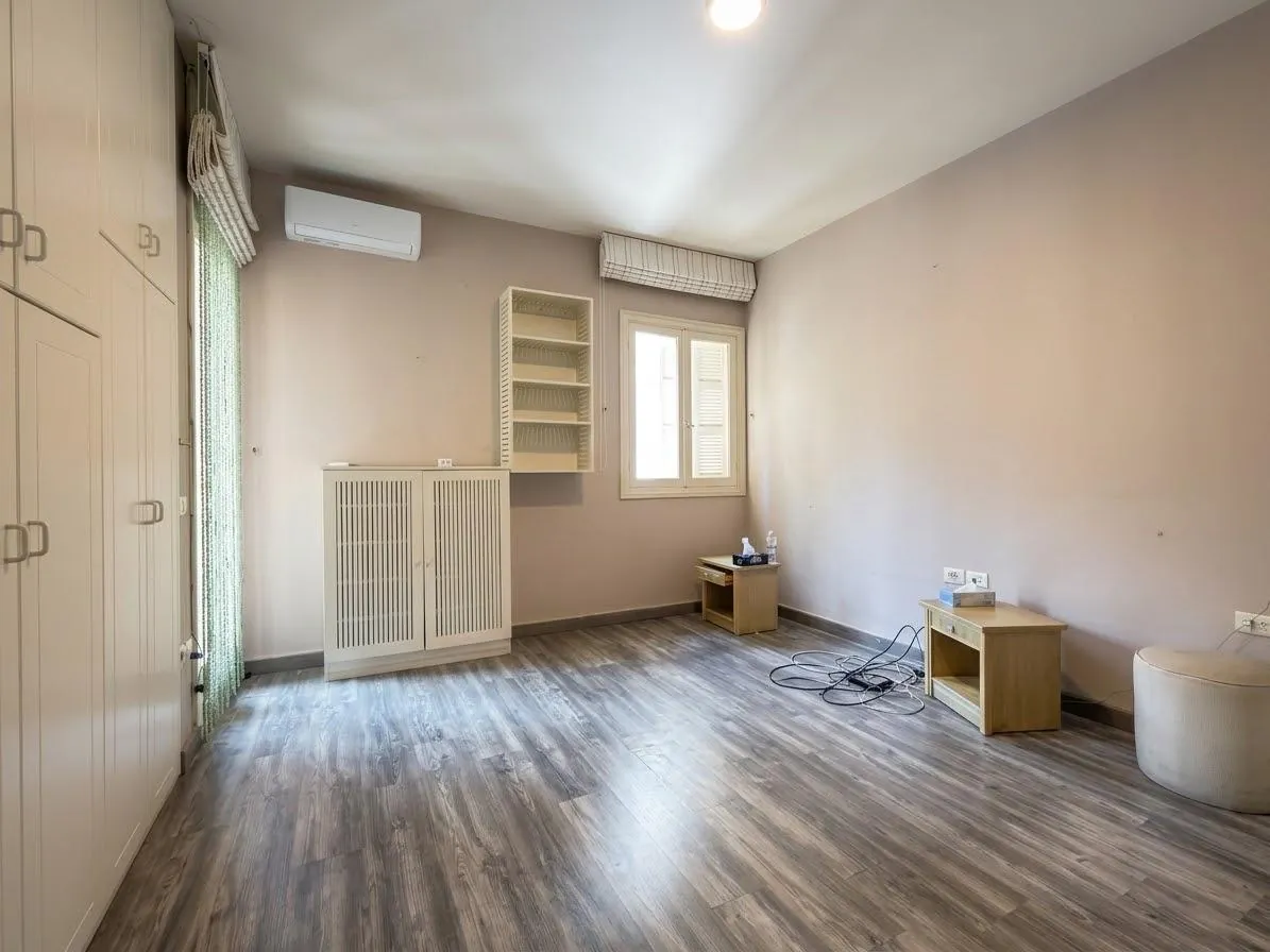Bright & Spacious Apartment For Rent in Achrafieh, Rizk — الصورة 8