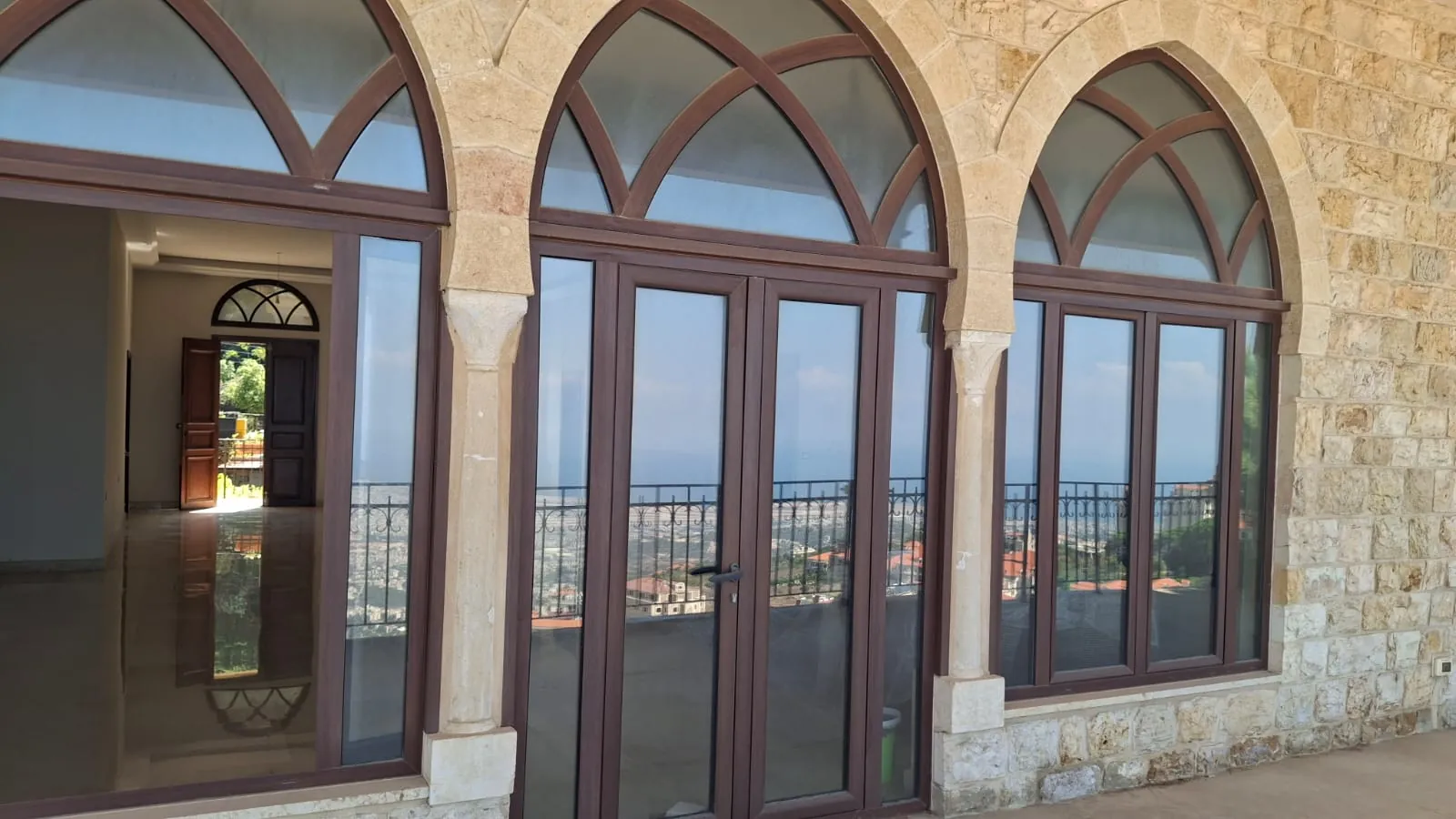 Amazing Villa with Terraces and Sea View in Bmekine, Aley — الصورة 10