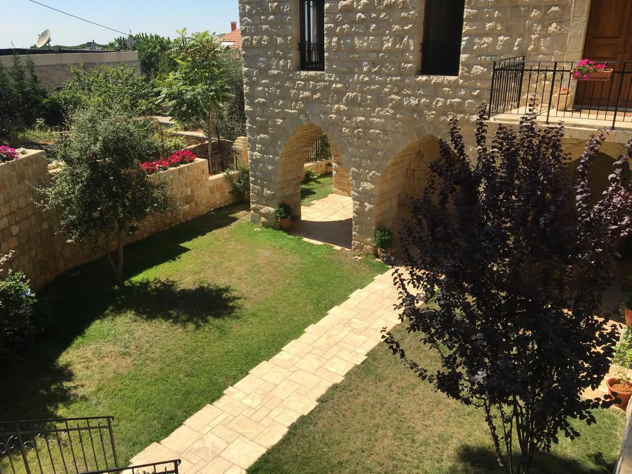 Amazing Villa with Terraces and Sea View in Bmekine, Aley — الصورة 2