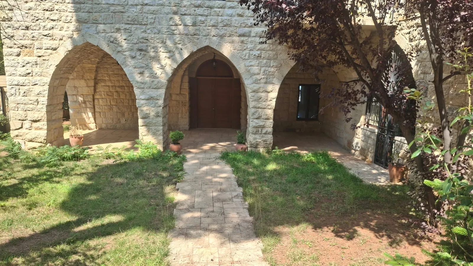 Amazing Villa with Terraces and Sea View in Bmekine, Aley — الصورة 4