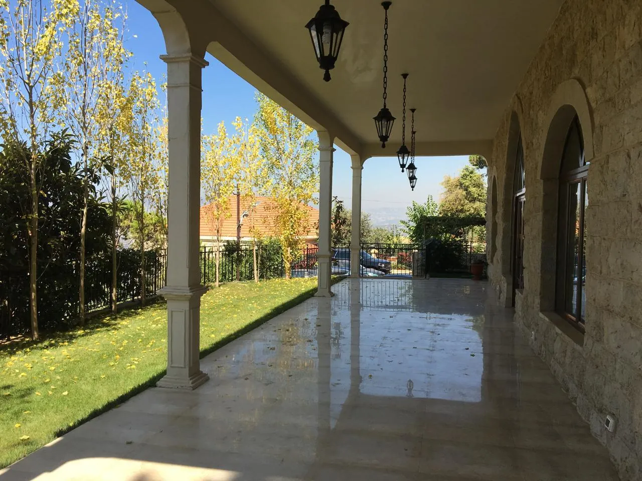 Amazing Villa with Terraces and Sea View in Bmekine, Aley — الصورة 5