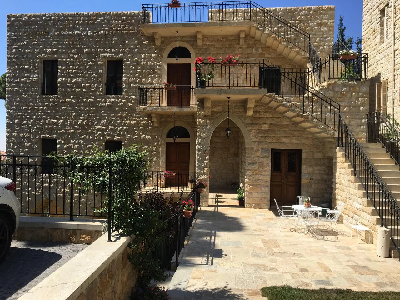 Amazing Villa with Terraces and Sea View in Bmekine, Aley — الصورة 7