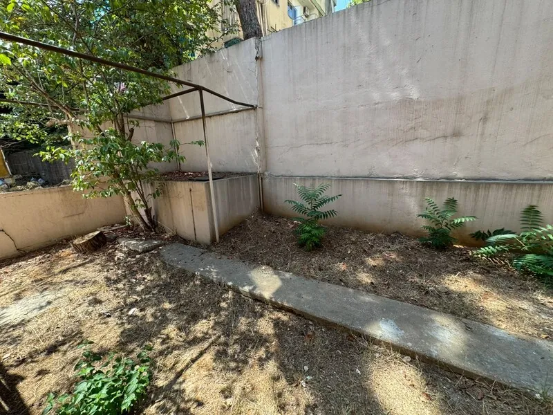 Apartment With Terrace For Sale in Horsh Tabet — الصورة 3