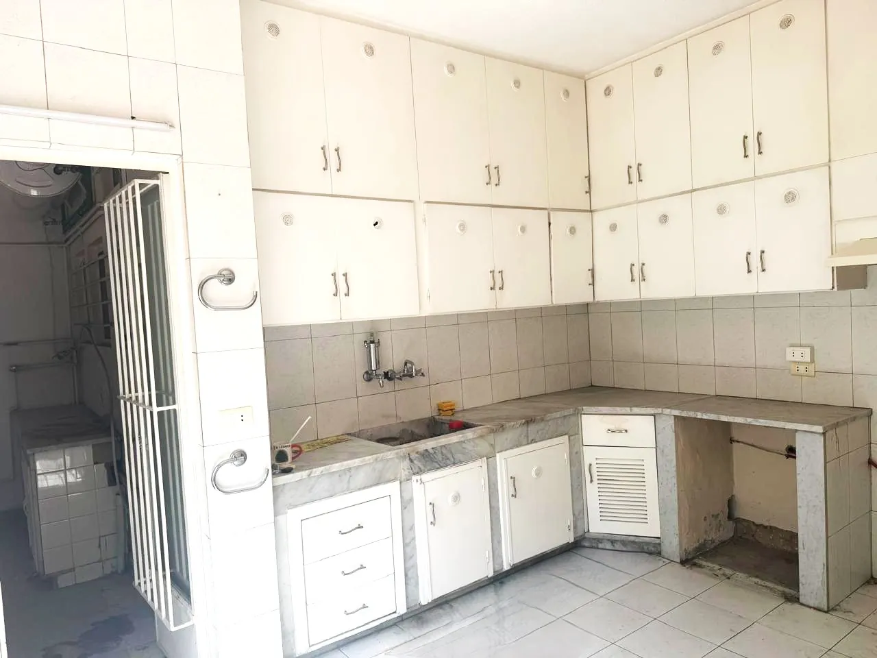 Apartment With Terrace For Sale in Horsh Tabet — الصورة 9