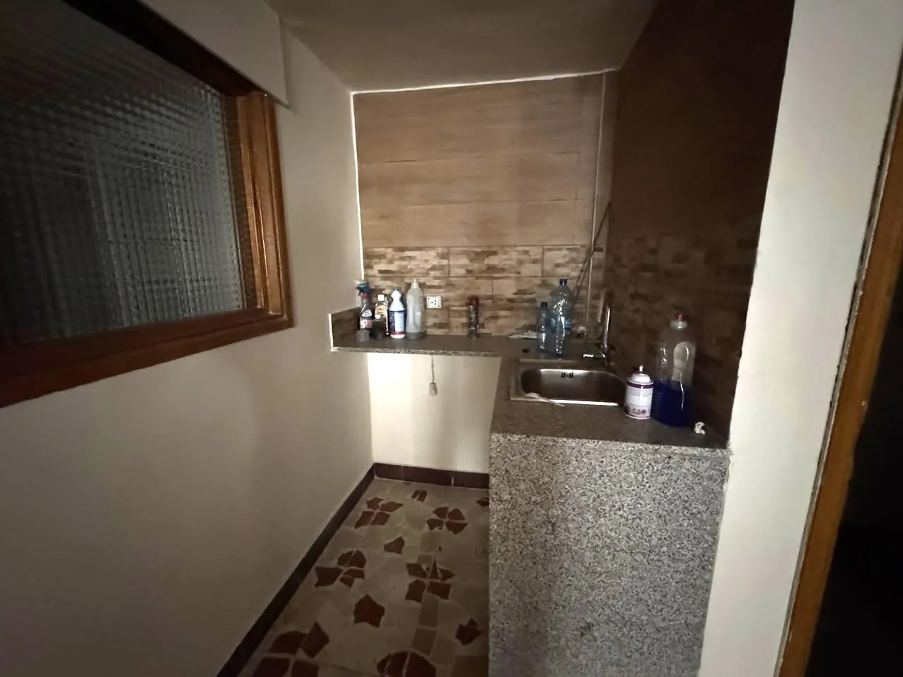 Spacious Office For Rent in Mar Elias, Beirut — الصورة 3