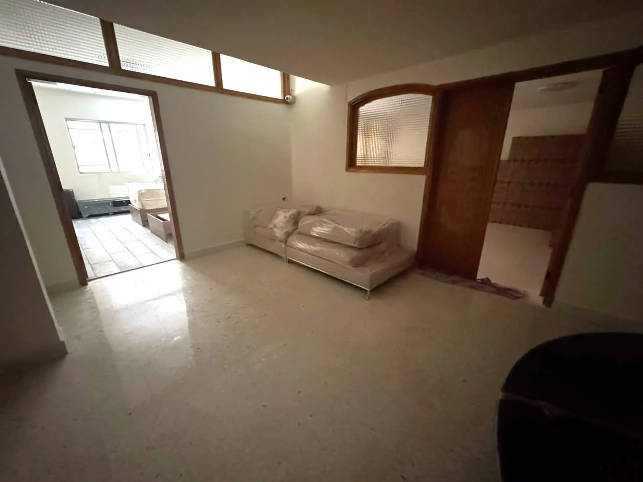 Spacious Office For Rent in Mar Elias, Beirut — الصورة 5