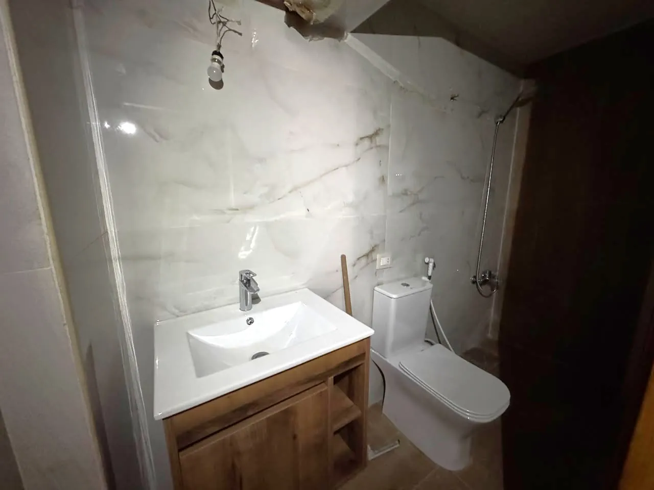 Spacious Office For Rent in Mar Elias, Beirut — الصورة 7