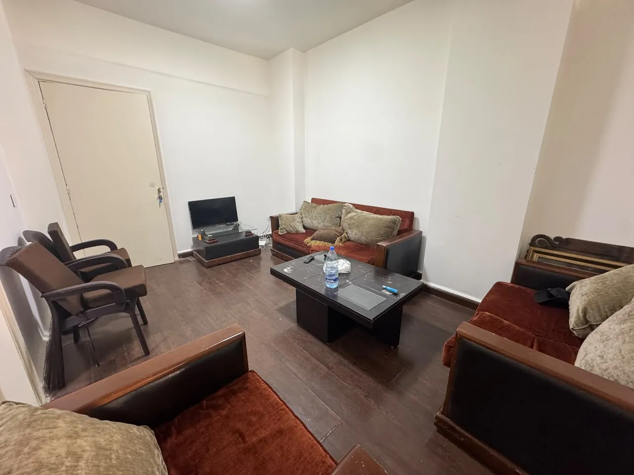 2-Bedroom Apartment For Rent in Caracas, Ras Beirut — الصورة 2