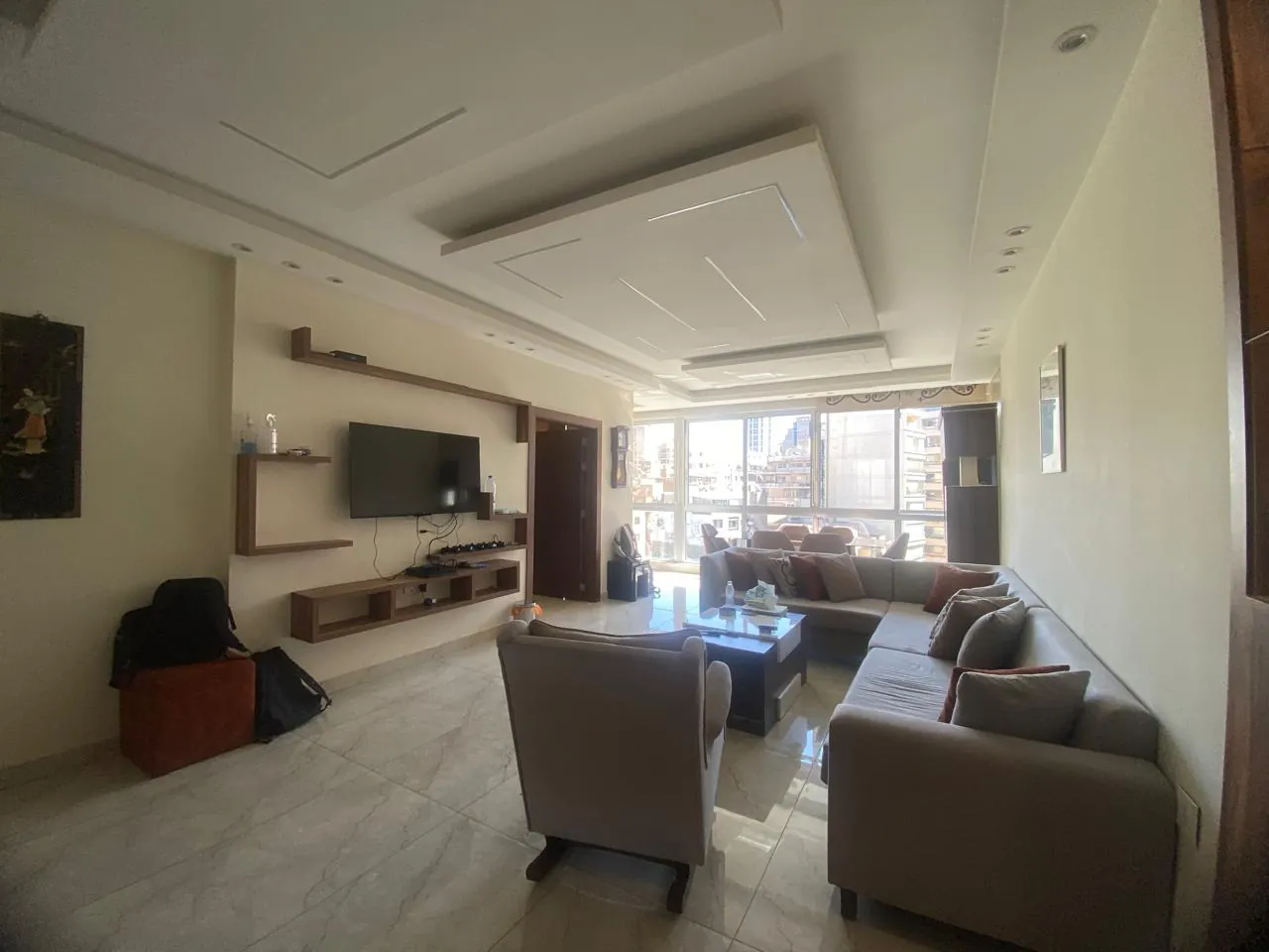 2-Bedroom Apartment For Sale in Caracas, Ras Beirut