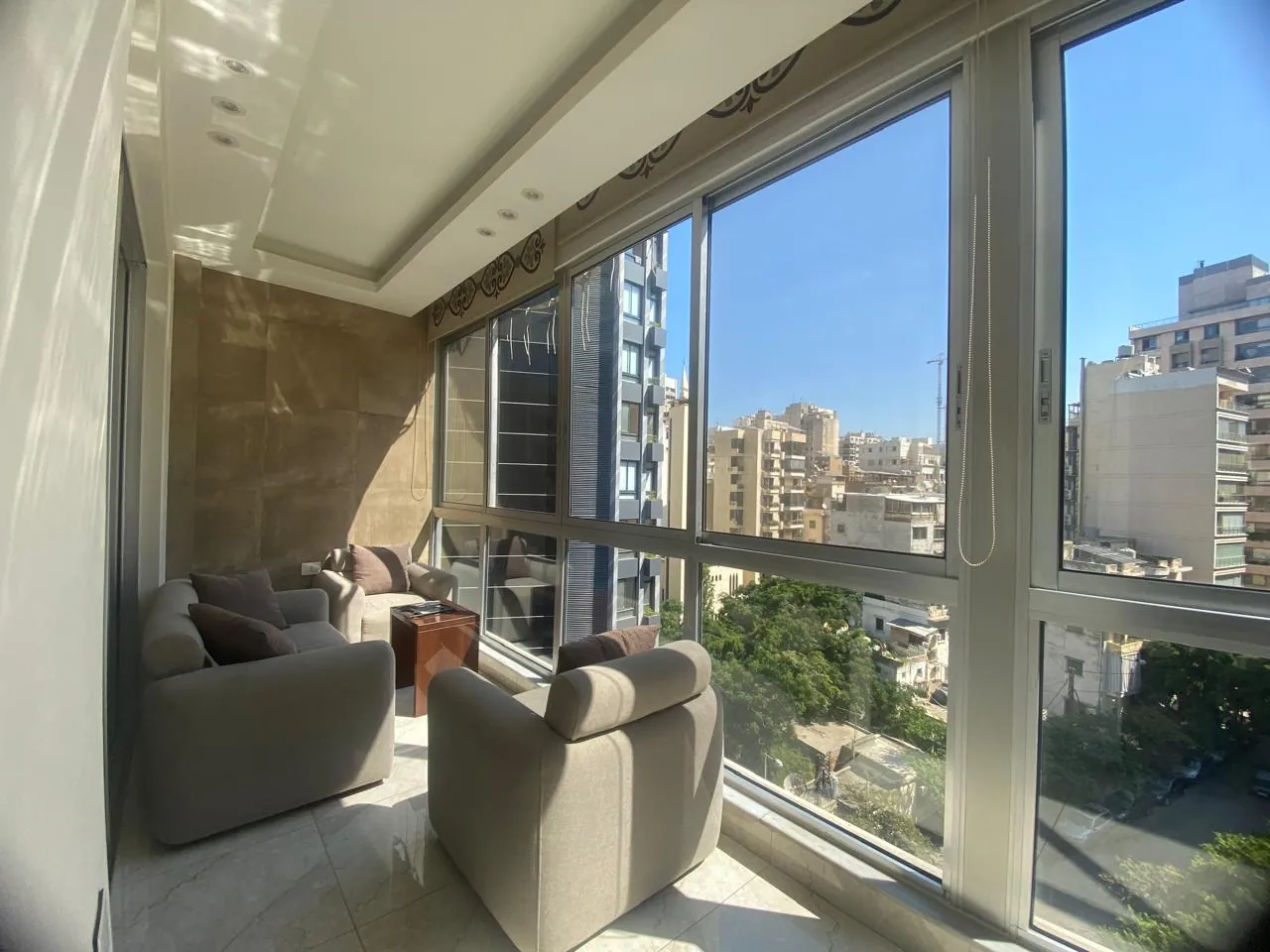 2-Bedroom Apartment For Sale in Caracas, Ras Beirut — الصورة 2