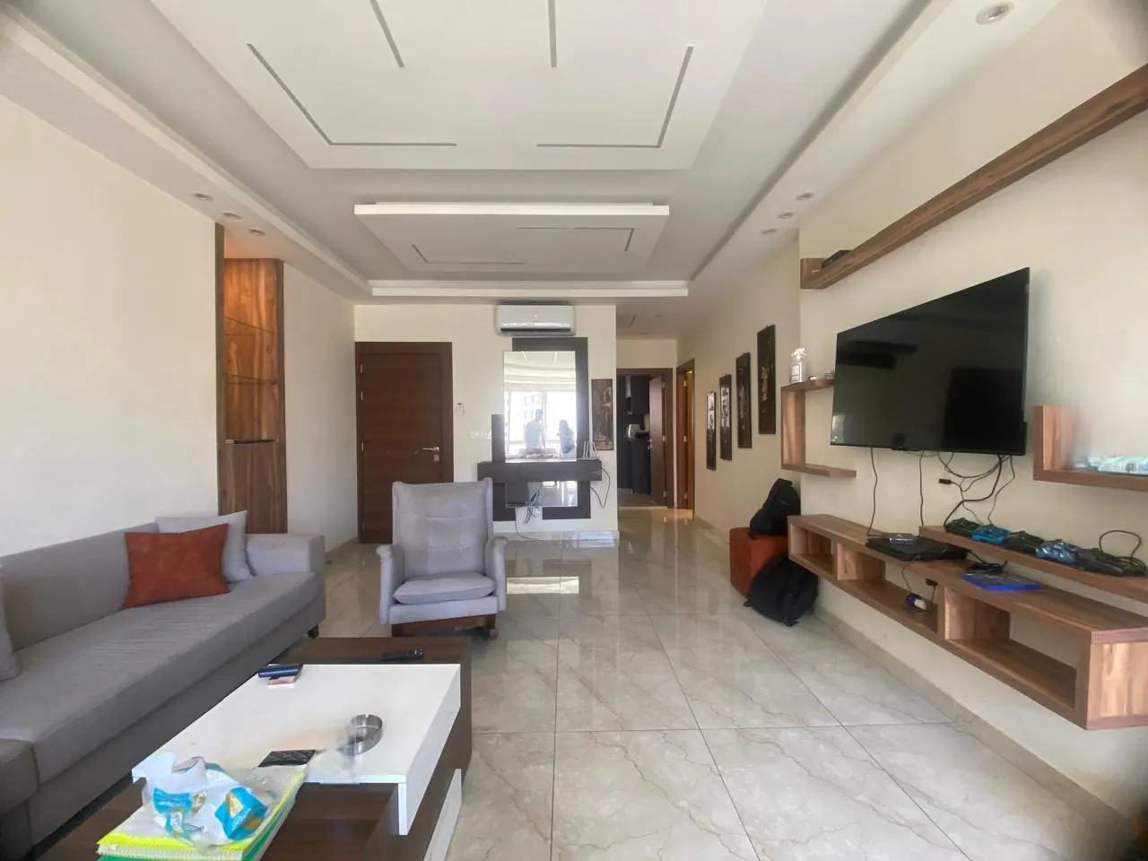 2-Bedroom Apartment For Sale in Caracas, Ras Beirut — الصورة 3