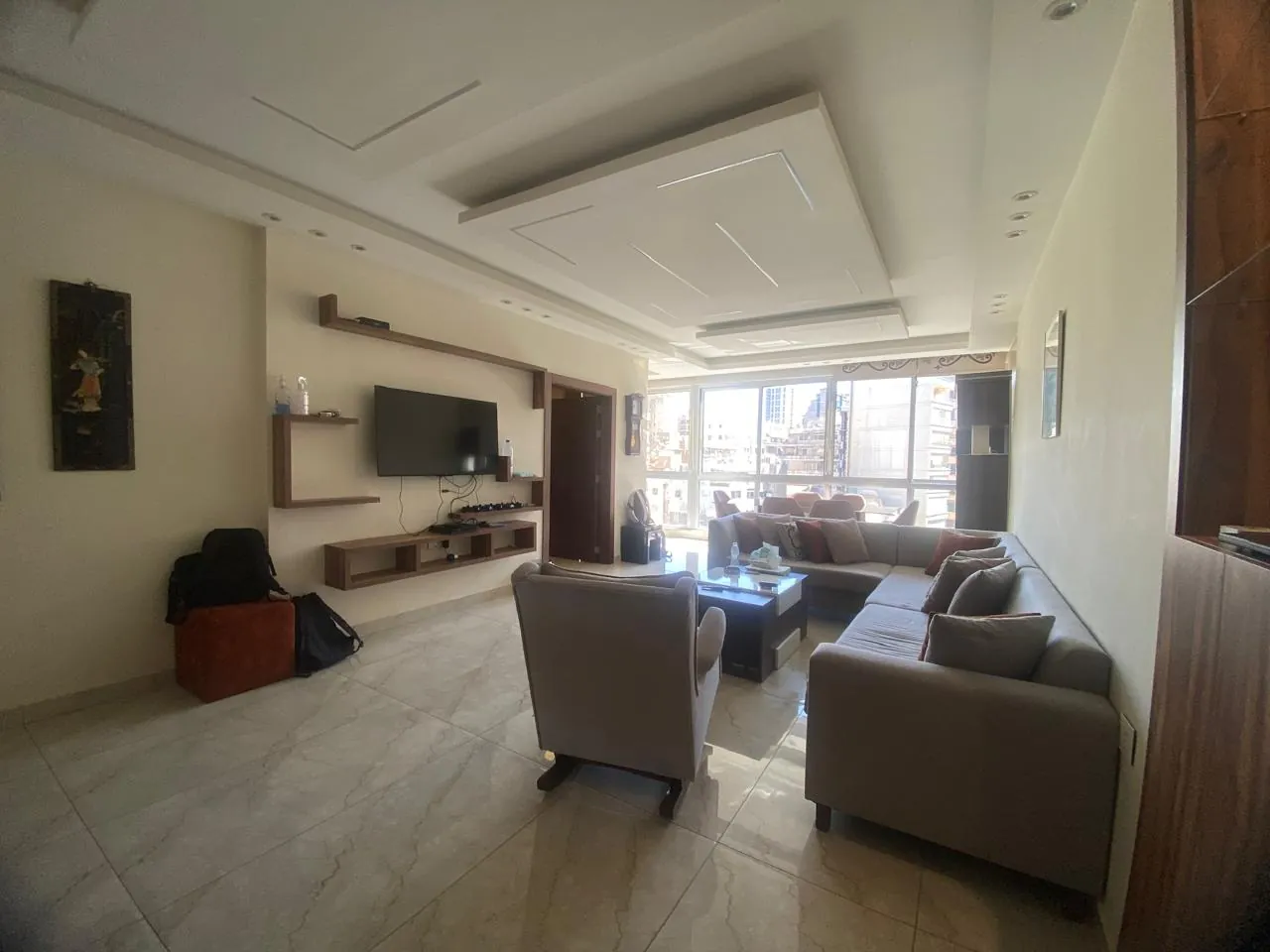 2-Bedroom Apartment For Sale in Caracas, Ras Beirut — الصورة 4