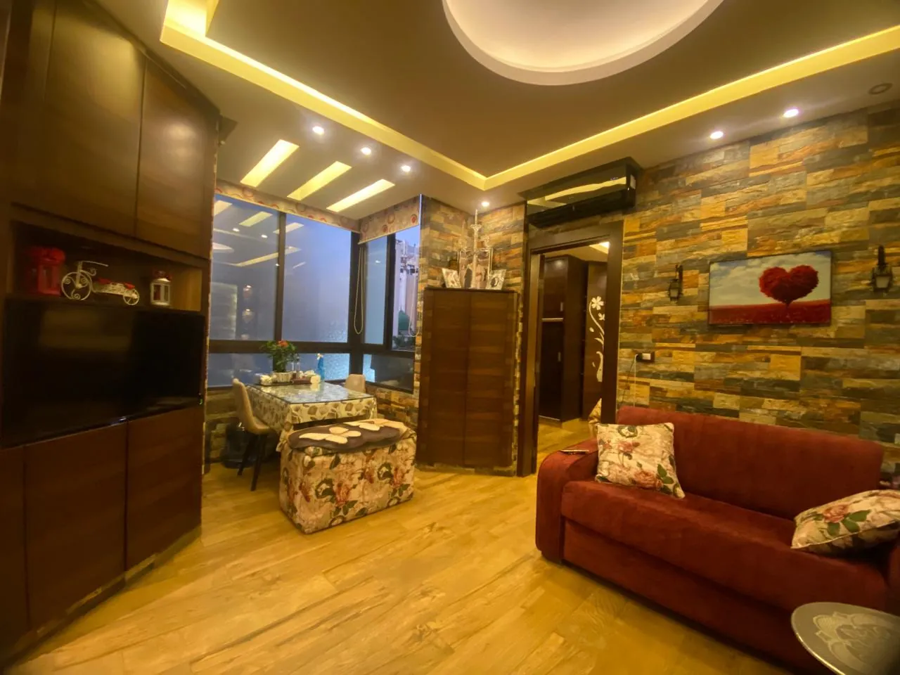 One Bedroom Apartment For Sale in Caracas, Ras Beirut — الصورة 2