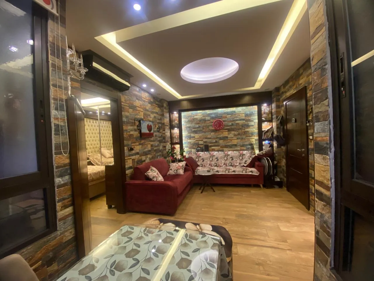 One Bedroom Apartment For Sale in Caracas, Ras Beirut — الصورة 3
