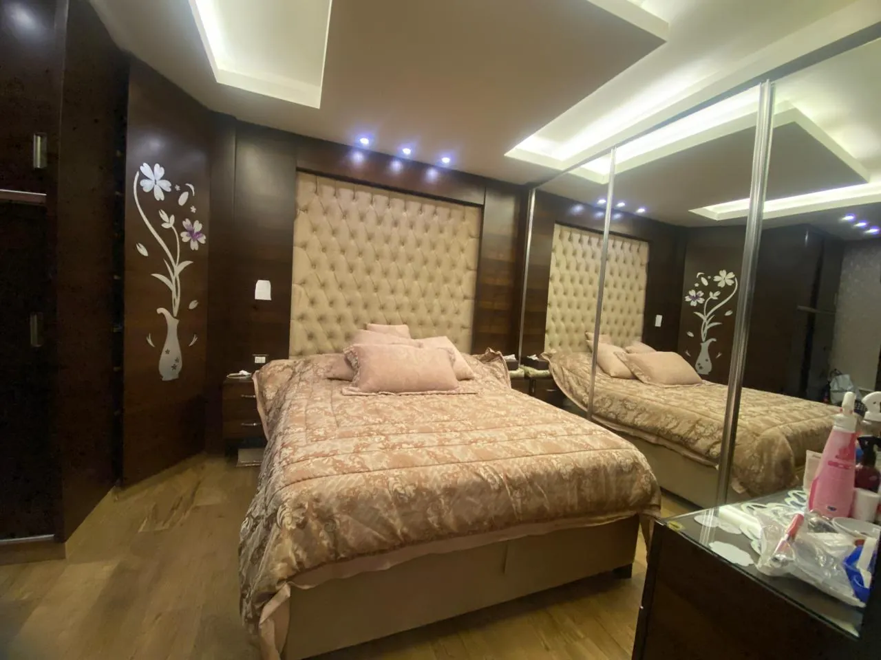 One Bedroom Apartment For Sale in Caracas, Ras Beirut — الصورة 7