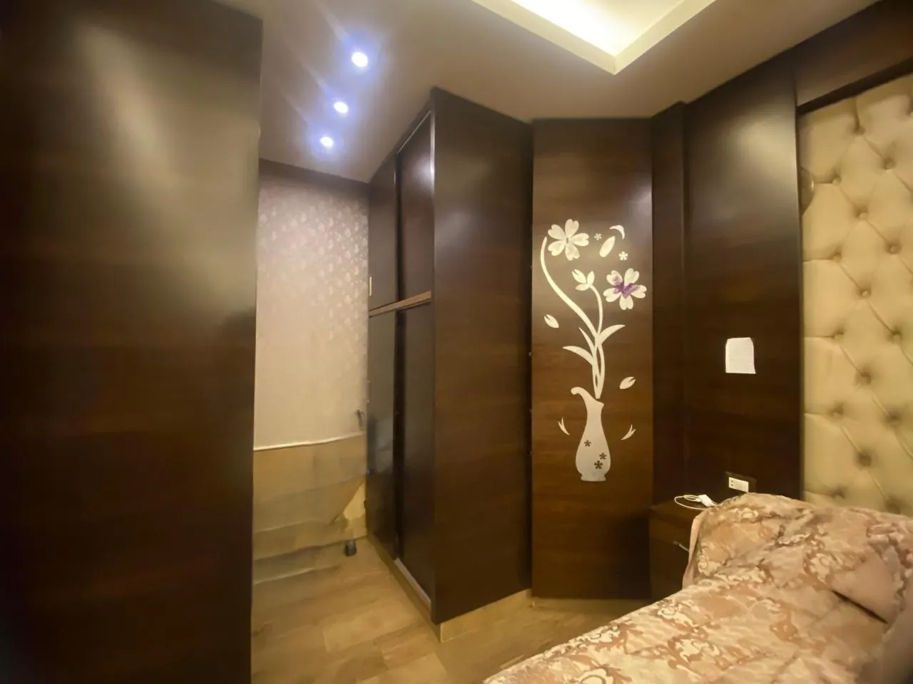 One Bedroom Apartment For Sale in Caracas, Ras Beirut — الصورة 8