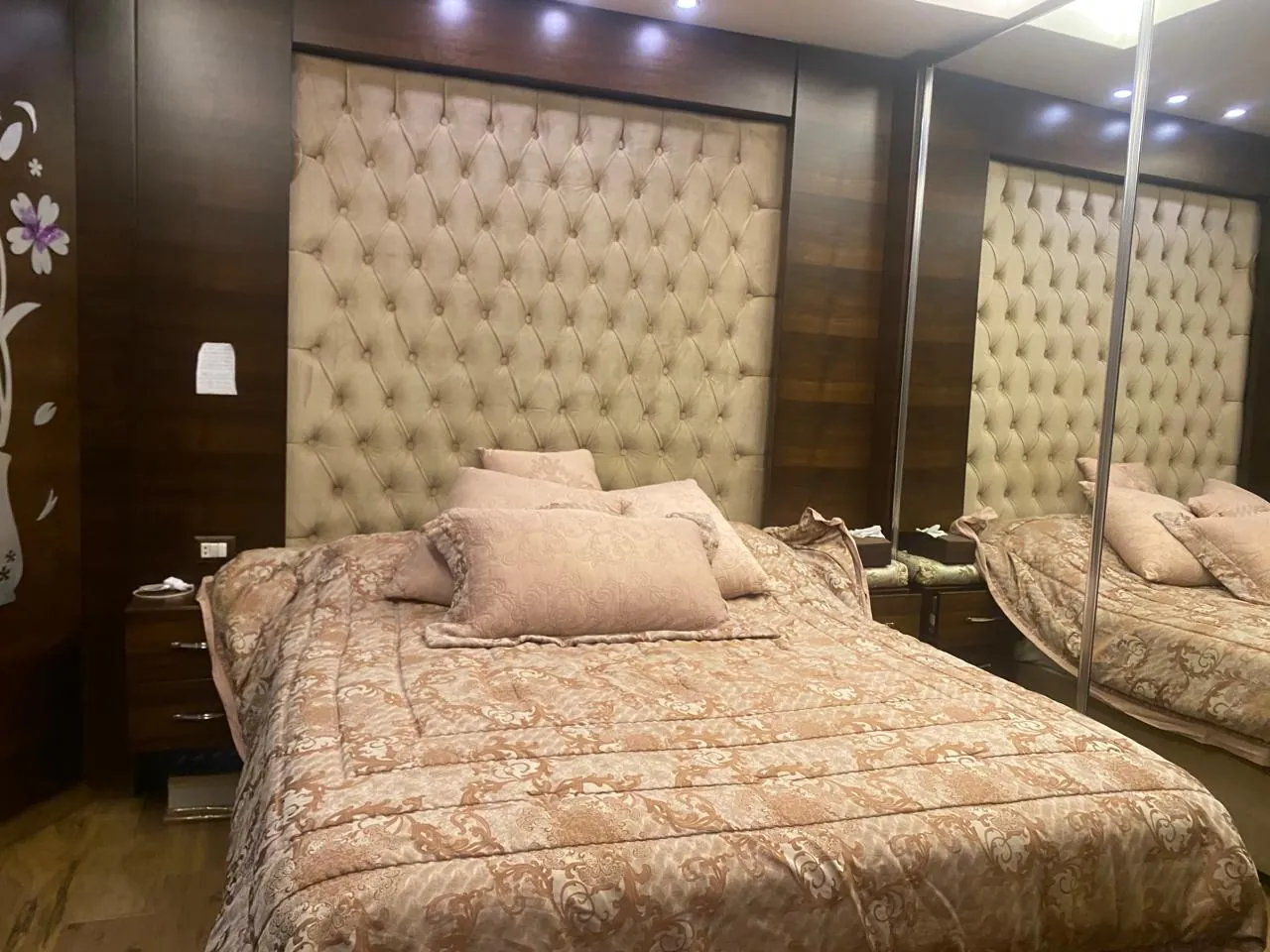 One Bedroom Apartment For Sale in Caracas, Ras Beirut — الصورة 9