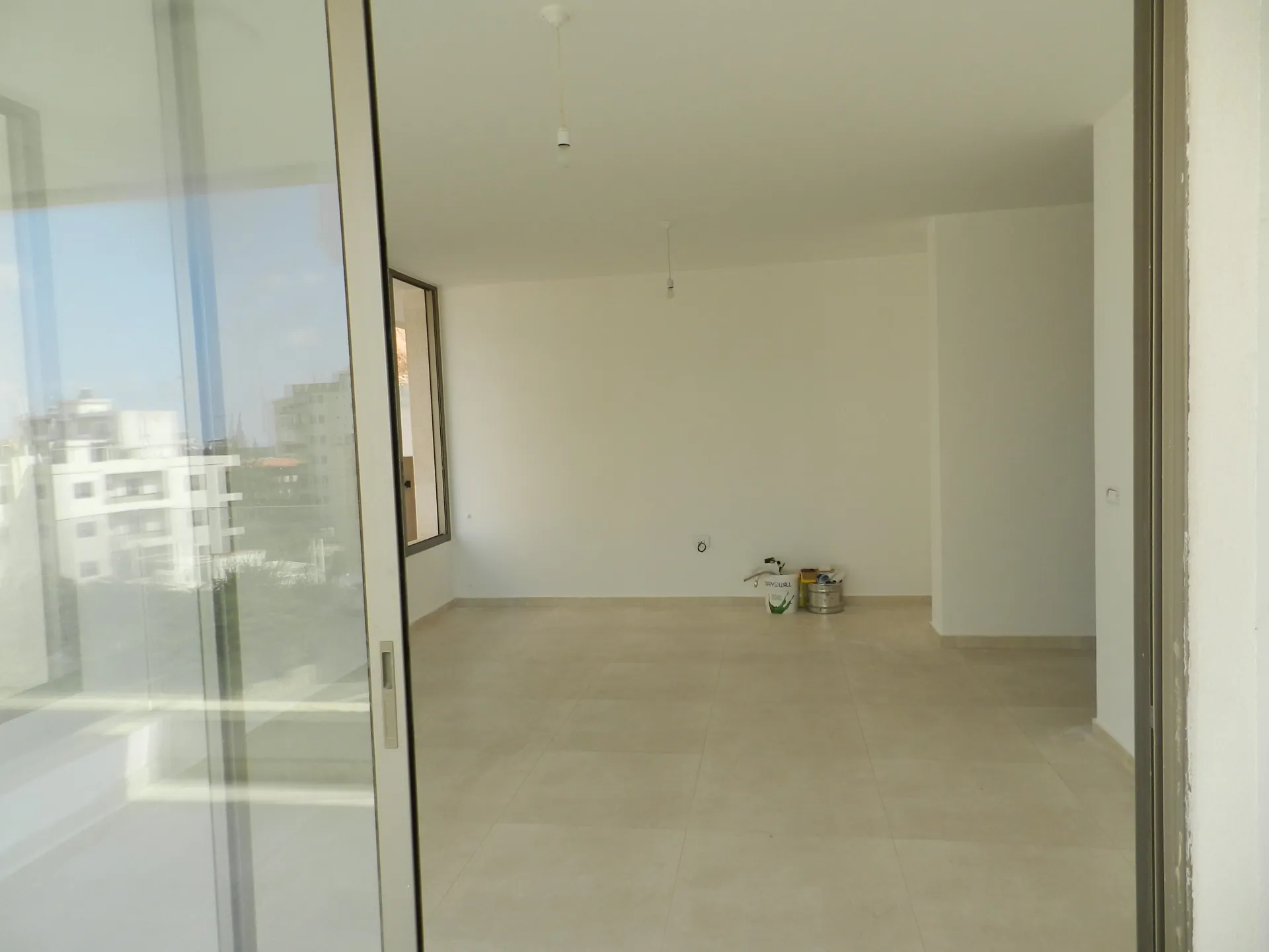 One-Bedroom Apartment for Sale in Haret Sakher — الصورة 5