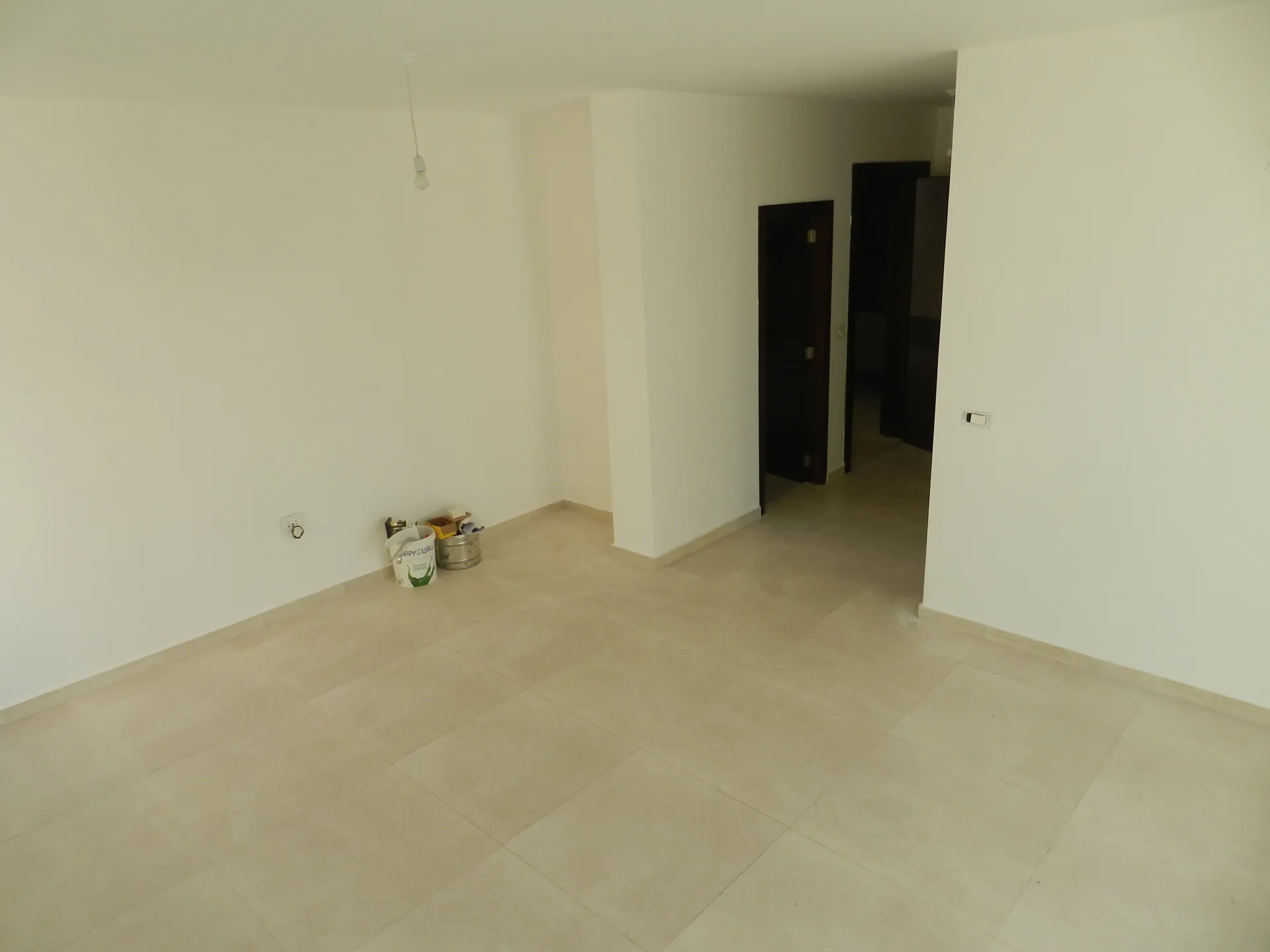 One-Bedroom Apartment for Sale in Haret Sakher — الصورة 6