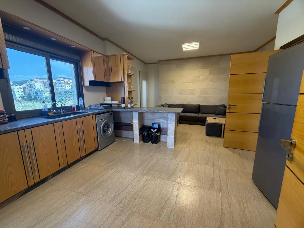 Brand New Furnished 3-Bedroom Apartment with sea view For Rent in Batroun — الصورة 3