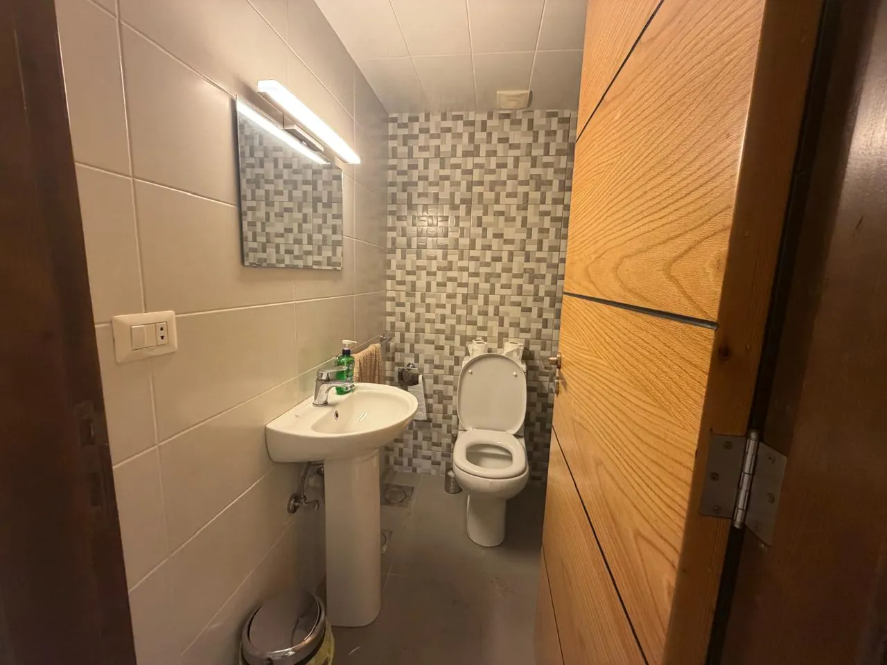 Brand New Furnished 3-Bedroom Apartment with sea view For Rent in Batroun — الصورة 5