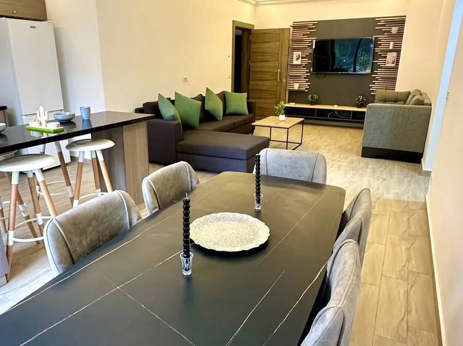 Furnished Apartment With Terrace For Rent in Blat, Jbeil — الصورة 3