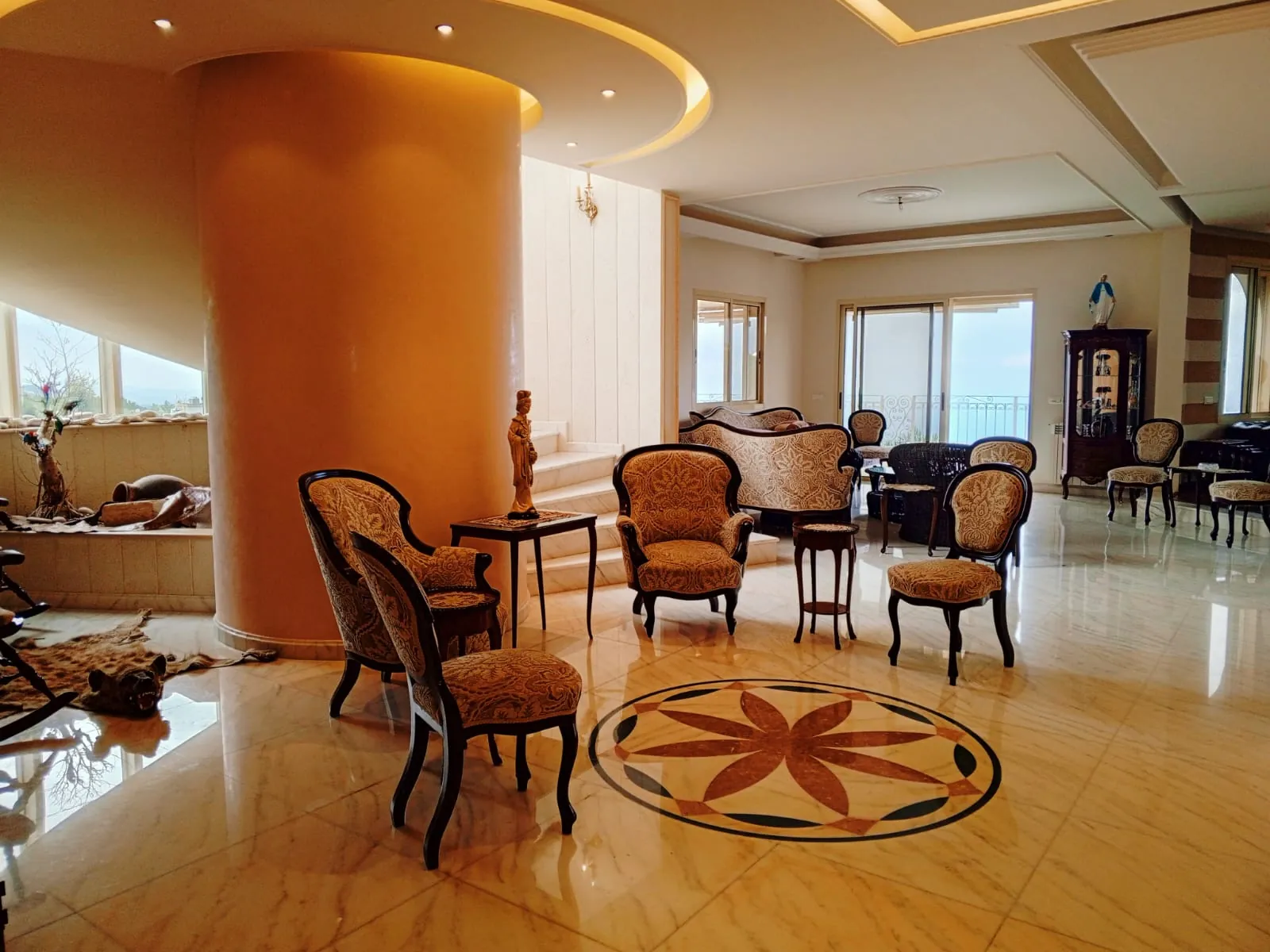 Villa Furnished With Garden & Unlockable View For Sale in Kfour — الصورة 4