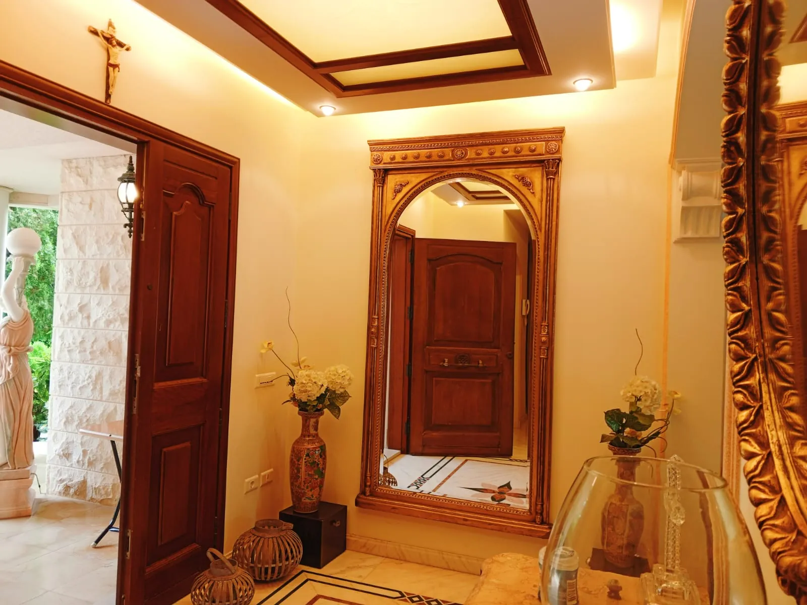 Villa Furnished With Garden & Unlockable View For Sale in Kfour — الصورة 6