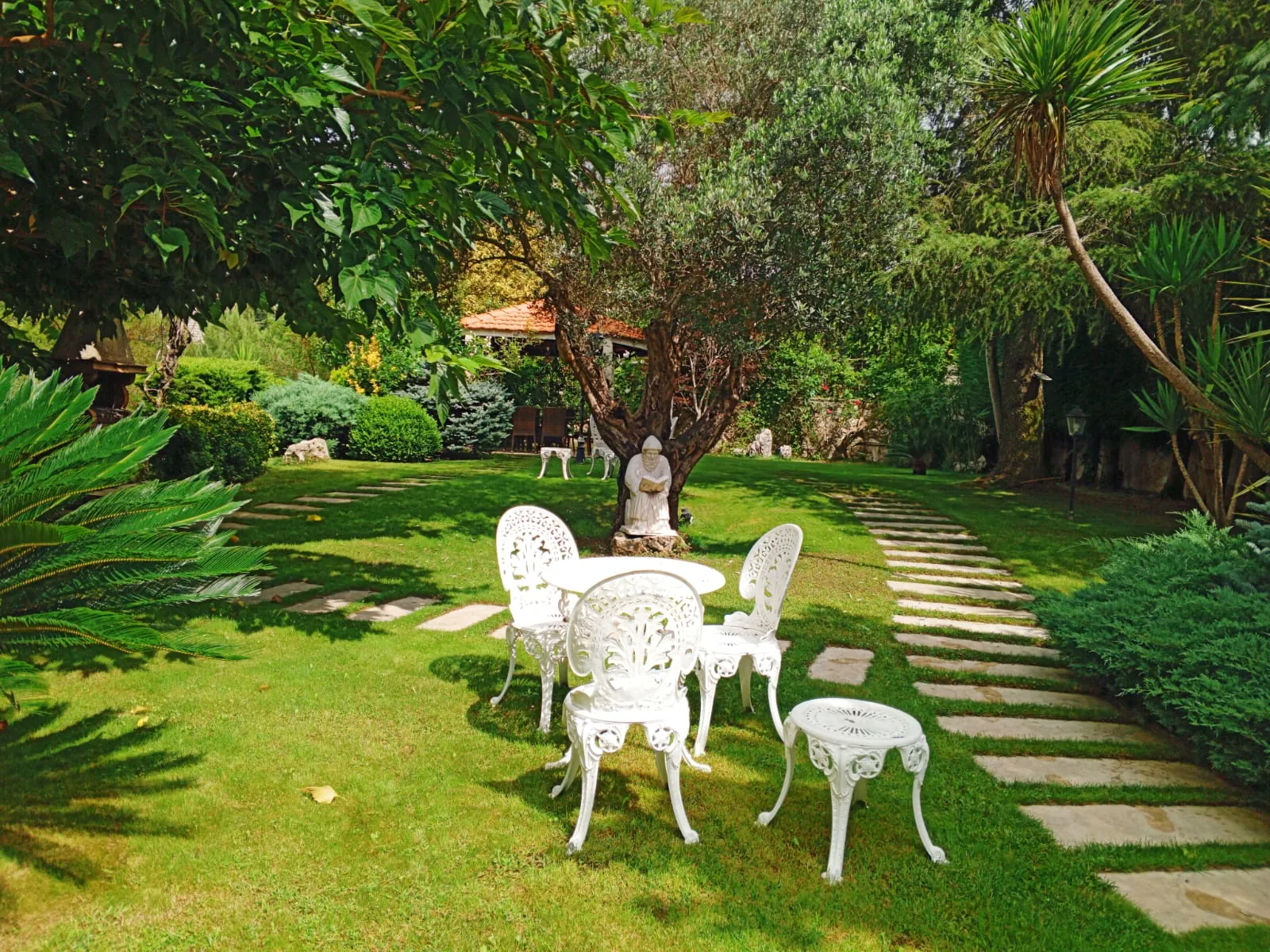 Villa Furnished With Garden & Unlockable View For Sale in Kfour — الصورة 7