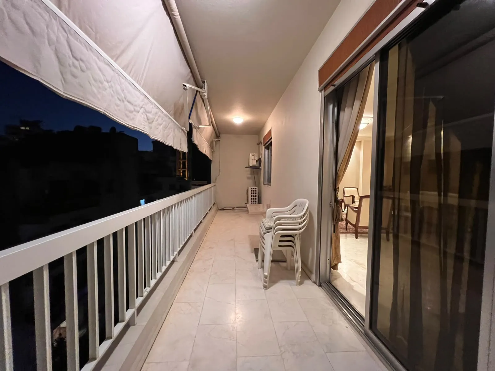 Fully Furnished Apartment For Sale in Furn El Chebbak — الصورة 9