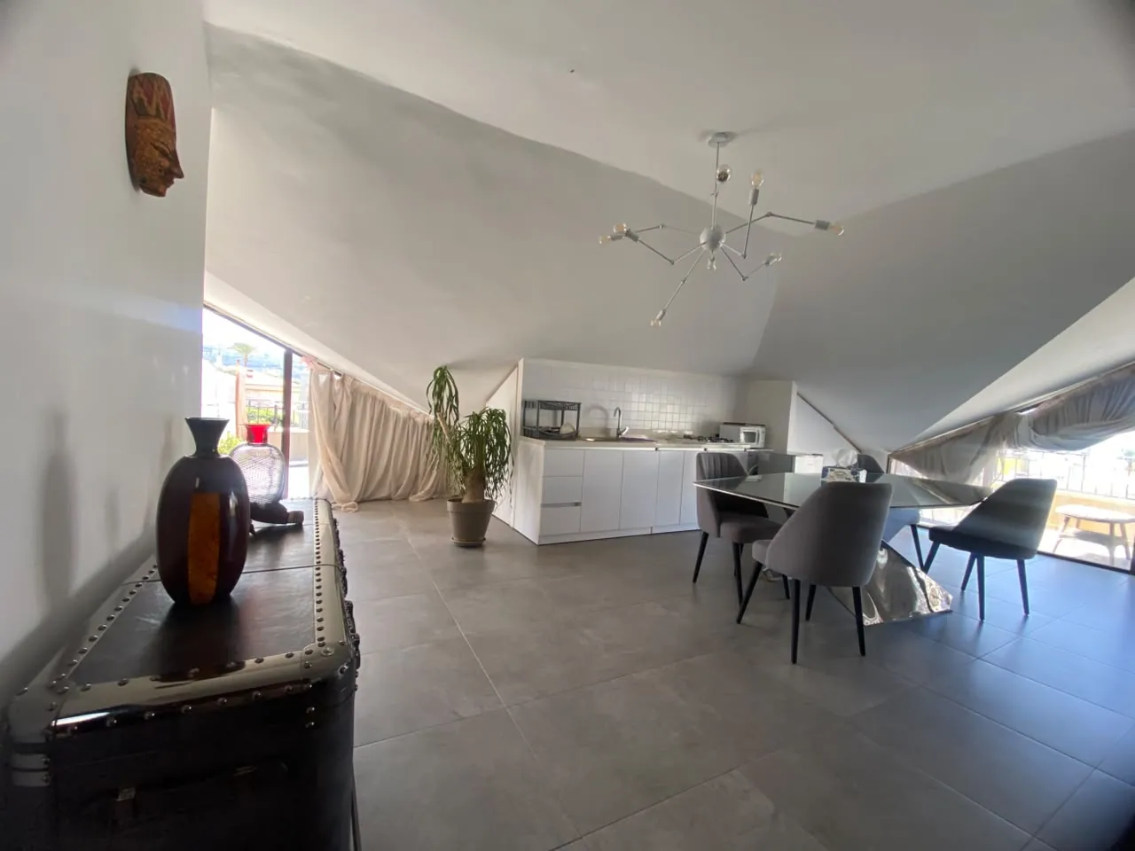 Roof Studio with Terrace Mountain & Sea View For Rent in Bahsa, Batroun — الصورة 2