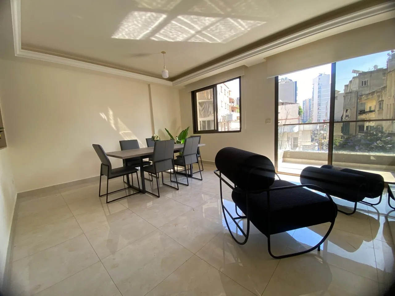 Furnished Apartment in Brand New Building For Rent in Achrafieh, Hotel Dieu — الصورة 3