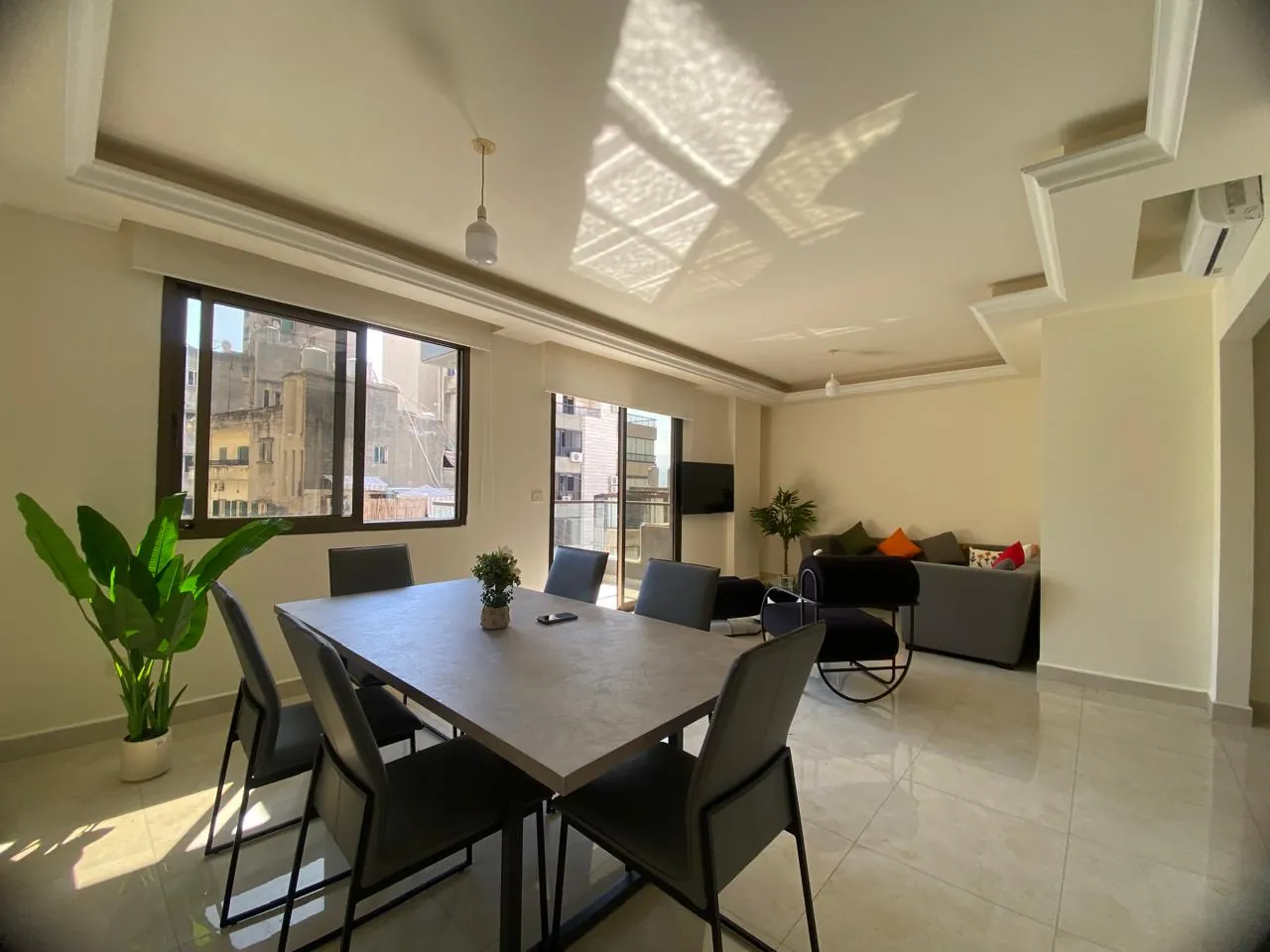 Furnished Apartment in Brand New Building For Rent in Achrafieh, Hotel Dieu — الصورة 5