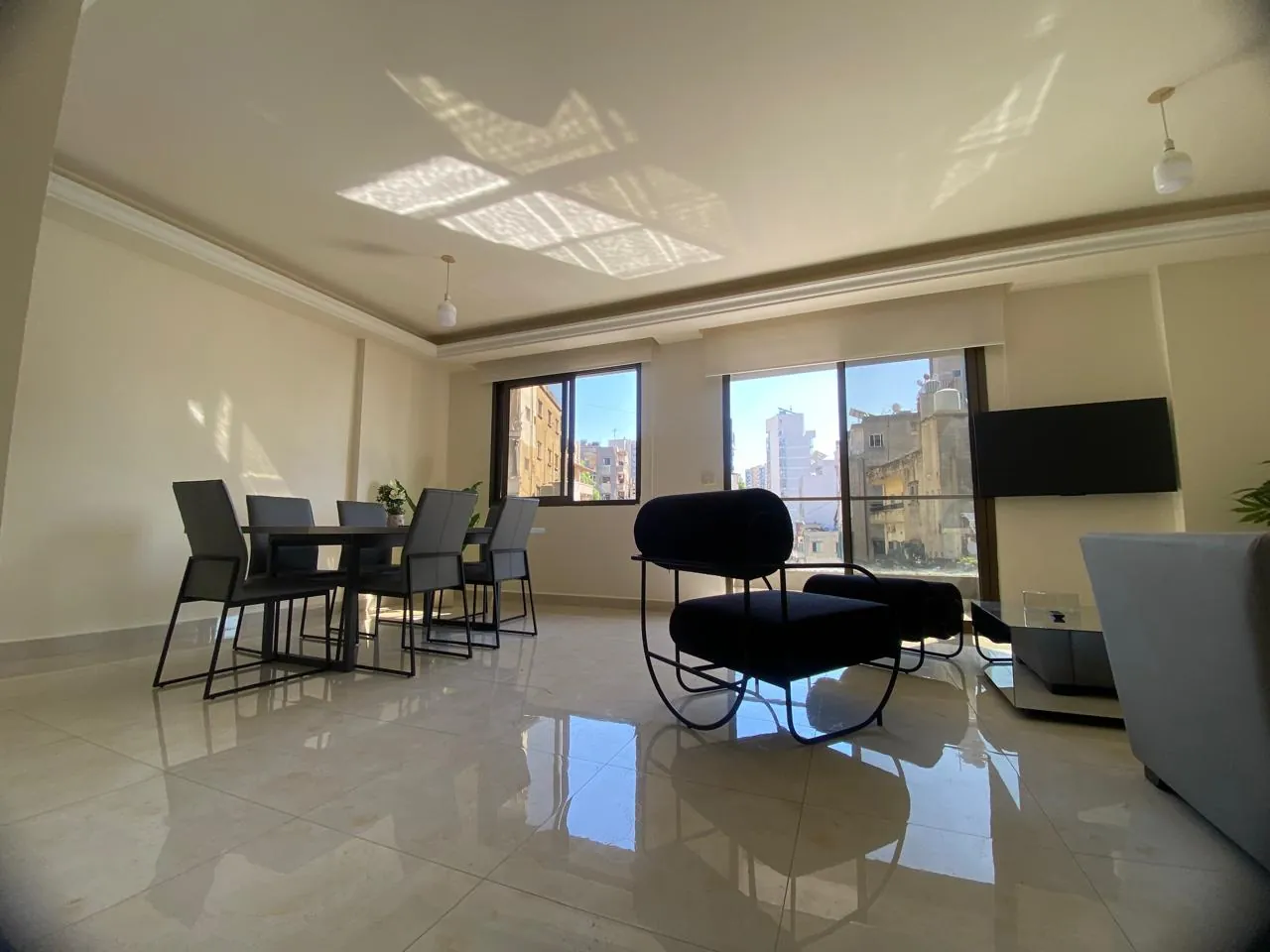 Furnished Apartment in Brand New Building For Rent in Achrafieh, Hotel Dieu — الصورة 6