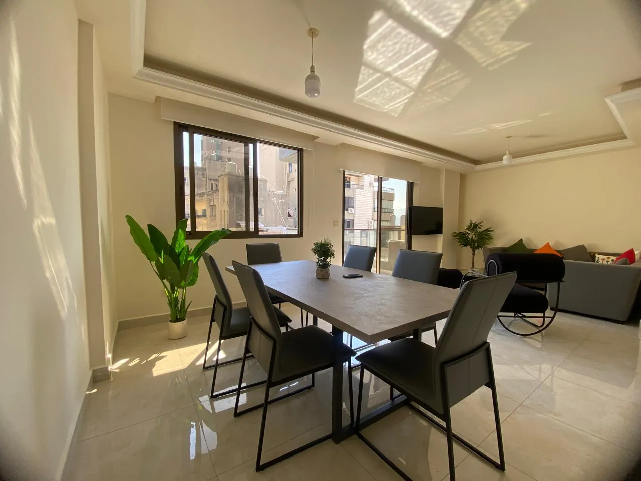 Furnished Apartment in Brand New Building For Rent in Achrafieh, Hotel Dieu — الصورة 9
