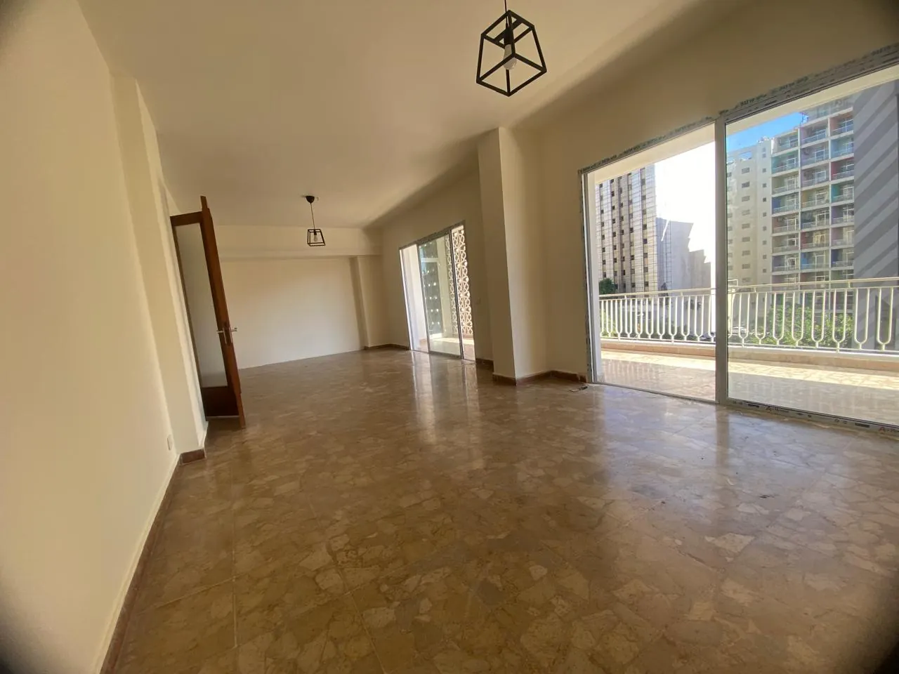 4-Bedroom Apartment For Rent in Hamra, Ras Beirut