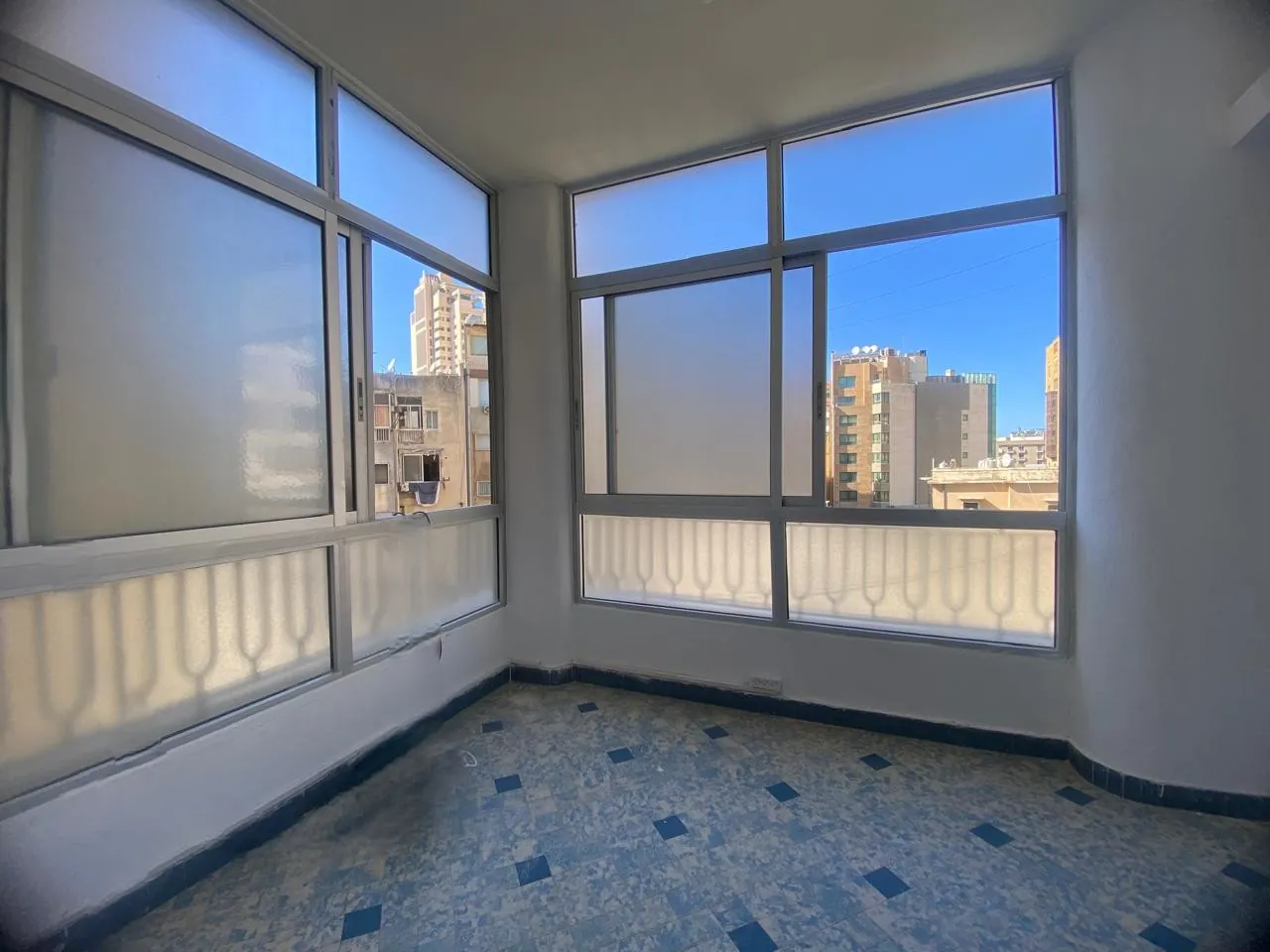 4-Bedroom Apartment For Rent in Hamra, Ras Beirut — الصورة 10