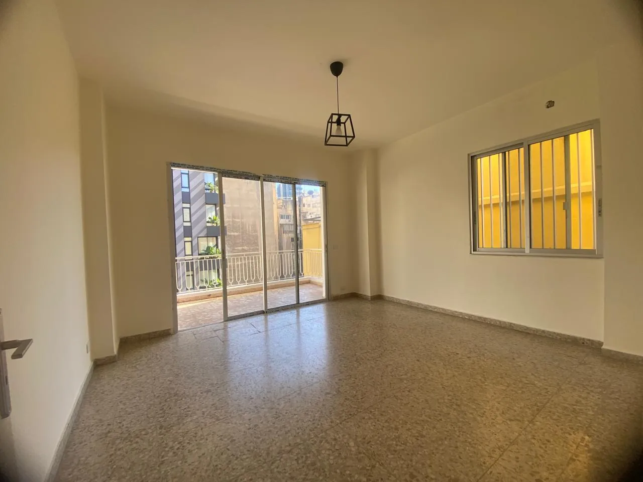 4-Bedroom Apartment For Rent in Hamra, Ras Beirut — الصورة 5