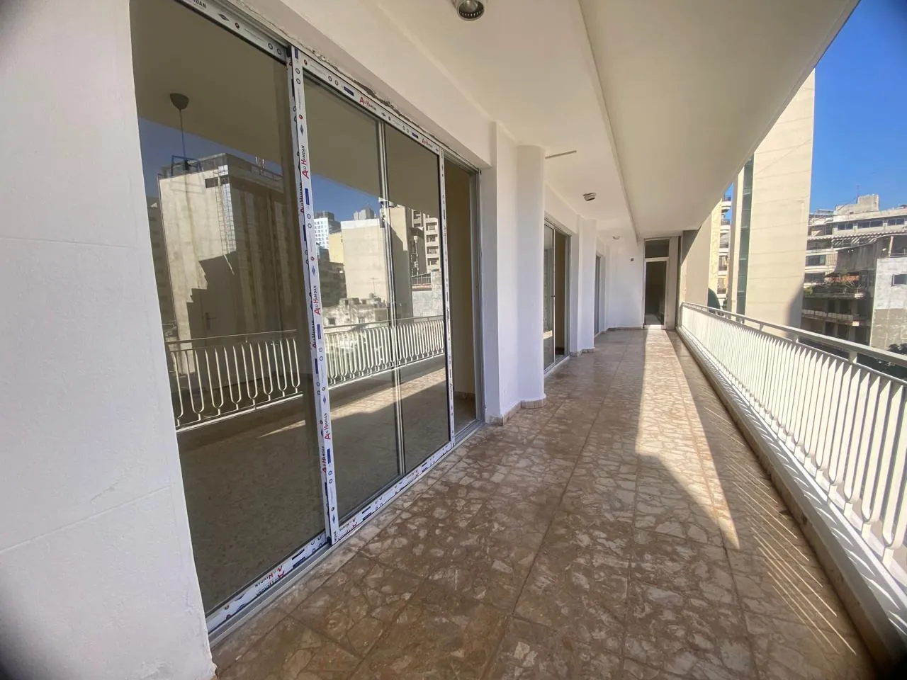 4-Bedroom Apartment For Rent in Hamra, Ras Beirut — الصورة 7